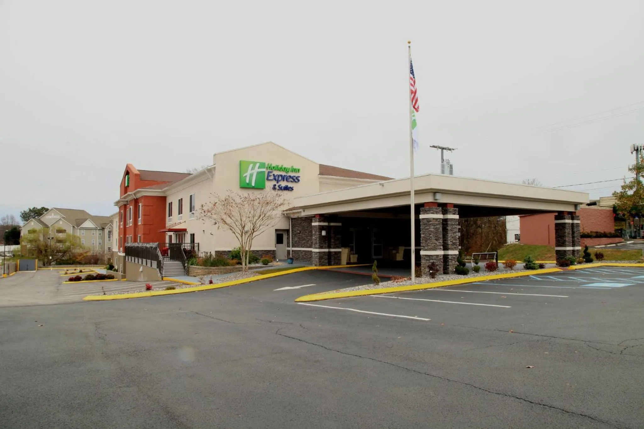 Property building in Holiday Inn Express & Suites Chattanooga-Hixson by IHG