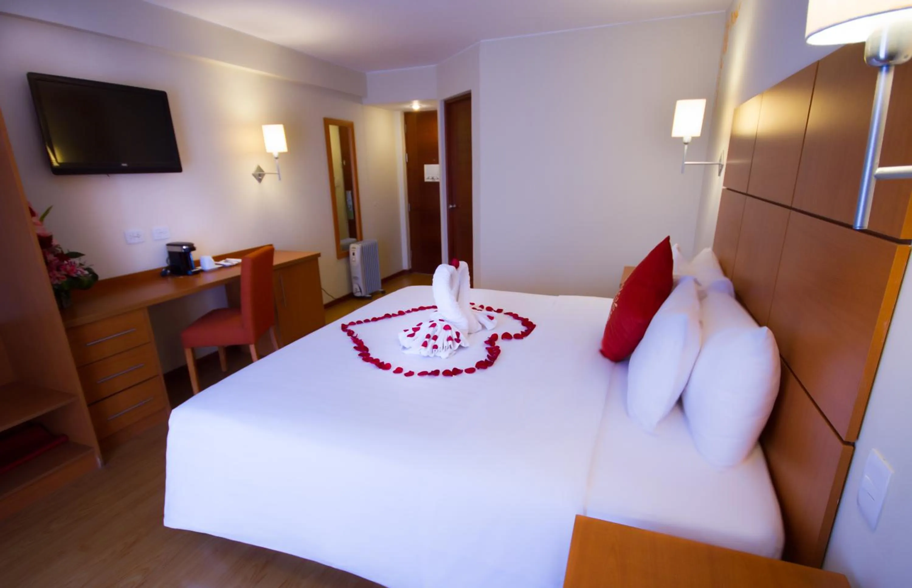 Photo of the whole room, Bed in Xima Exclusive Cusco