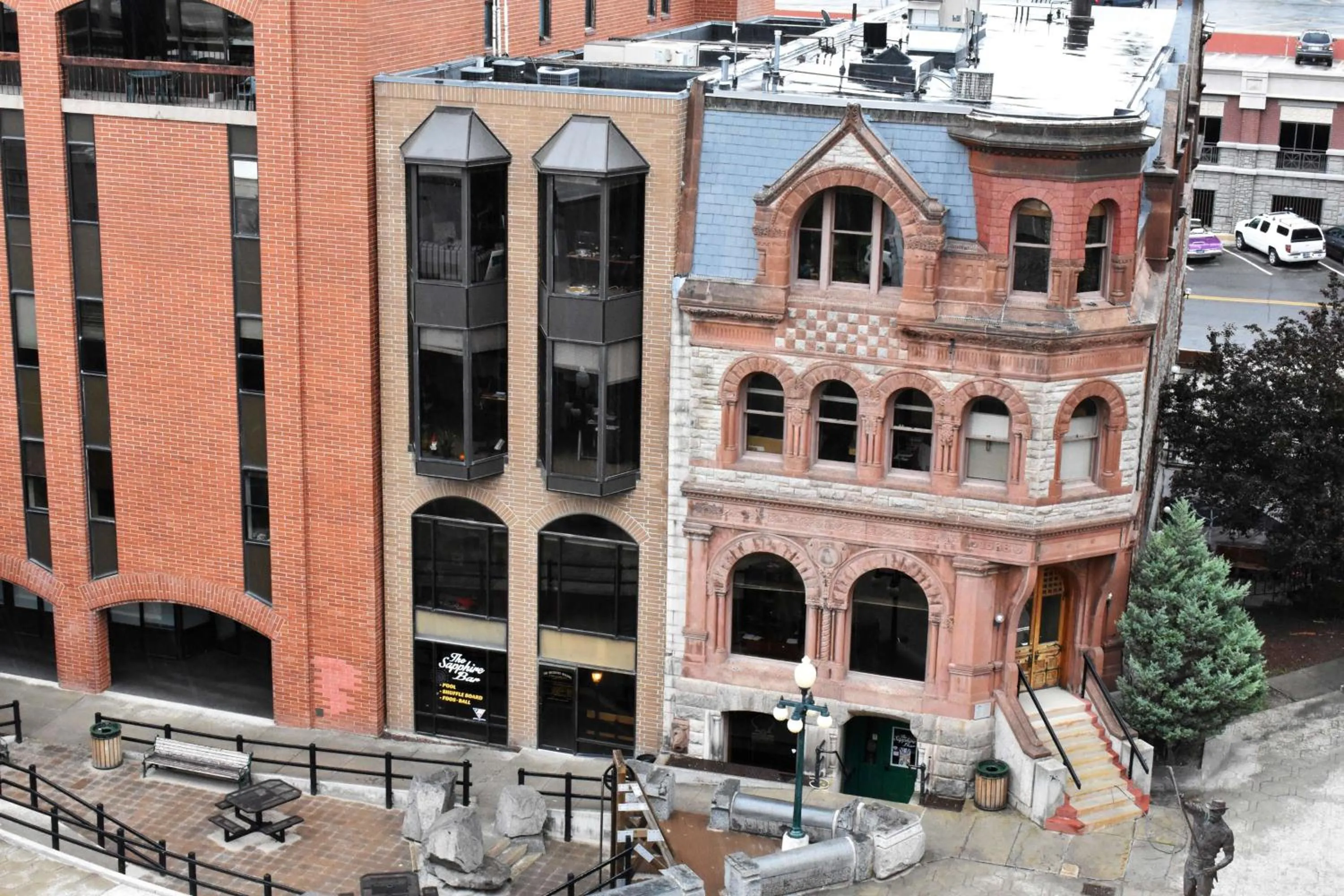 Property building in Doubletree By Hilton Helena Downtown