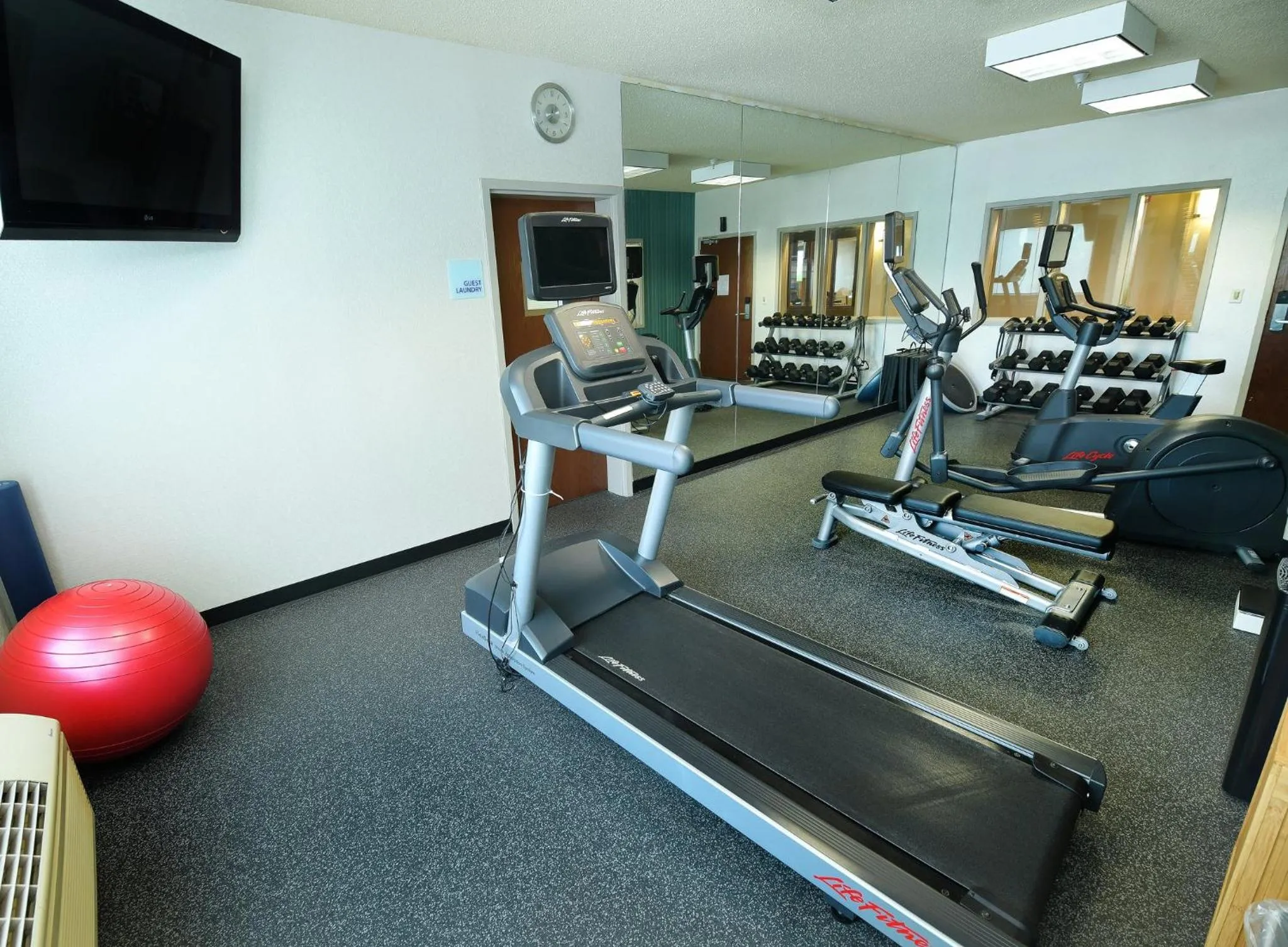 Fitness centre/facilities in Holiday Inn Express Hotel & Suites Grand Forks by IHG