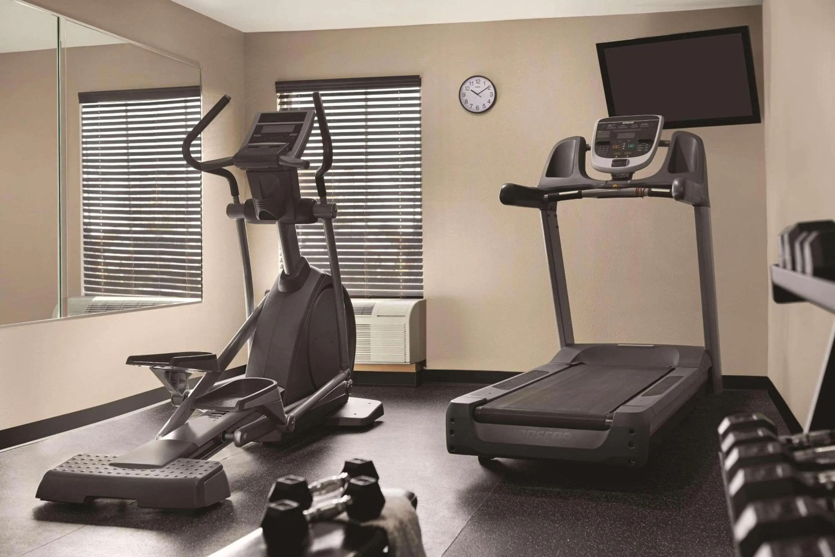 Fitness centre/facilities in Country Inn & Suites by Radisson, Dunn, NC