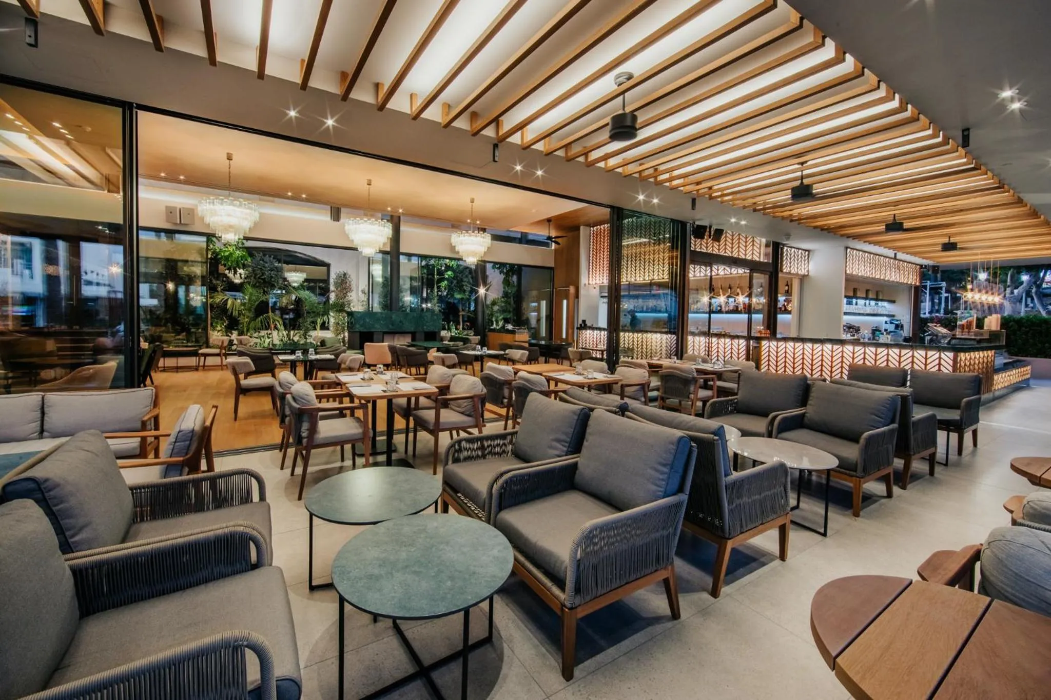 Restaurant/places to eat in Napa Plaza Hotel (Adults Only)