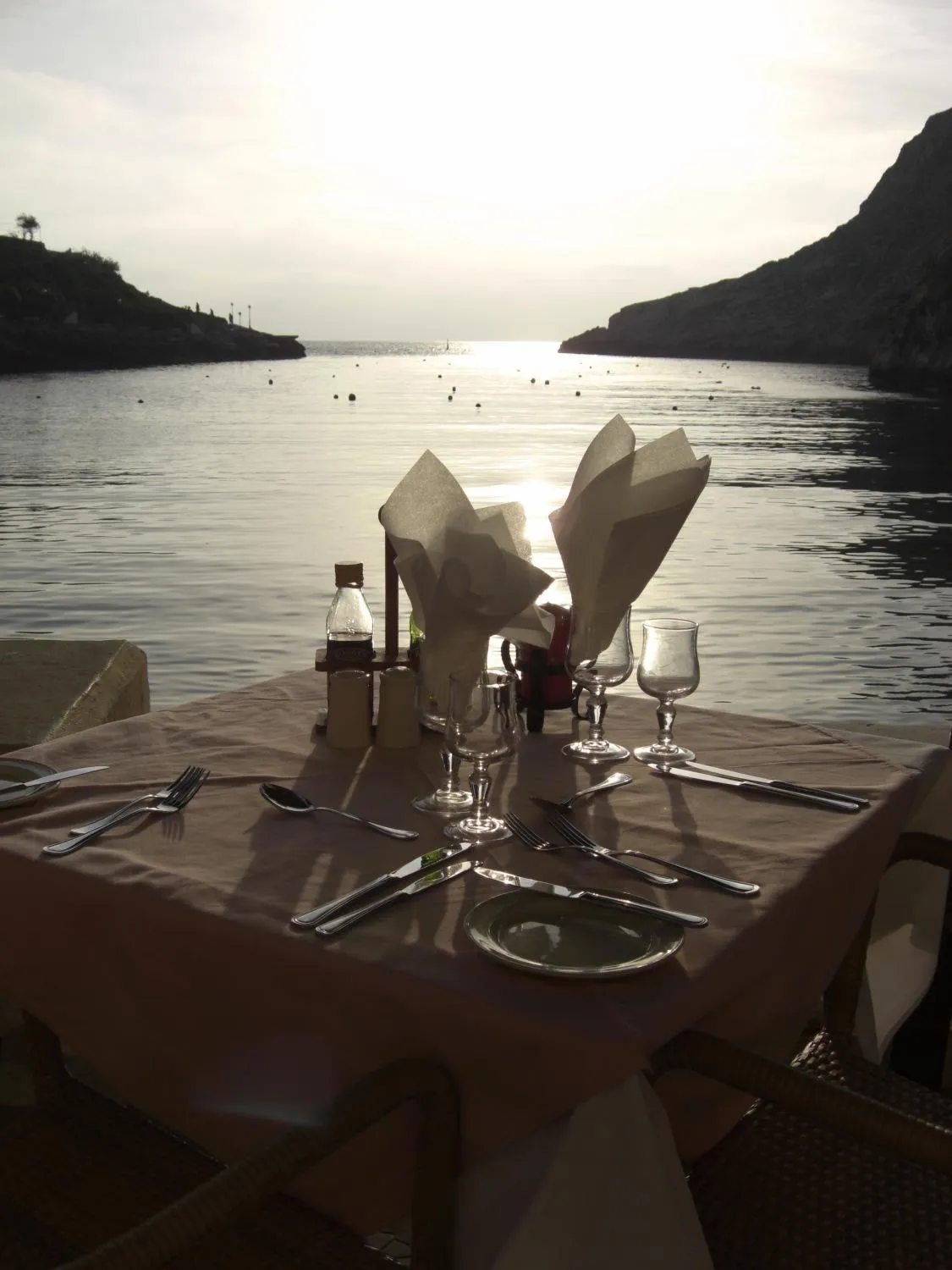 Restaurant/places to eat in St. Patrick's Hotel