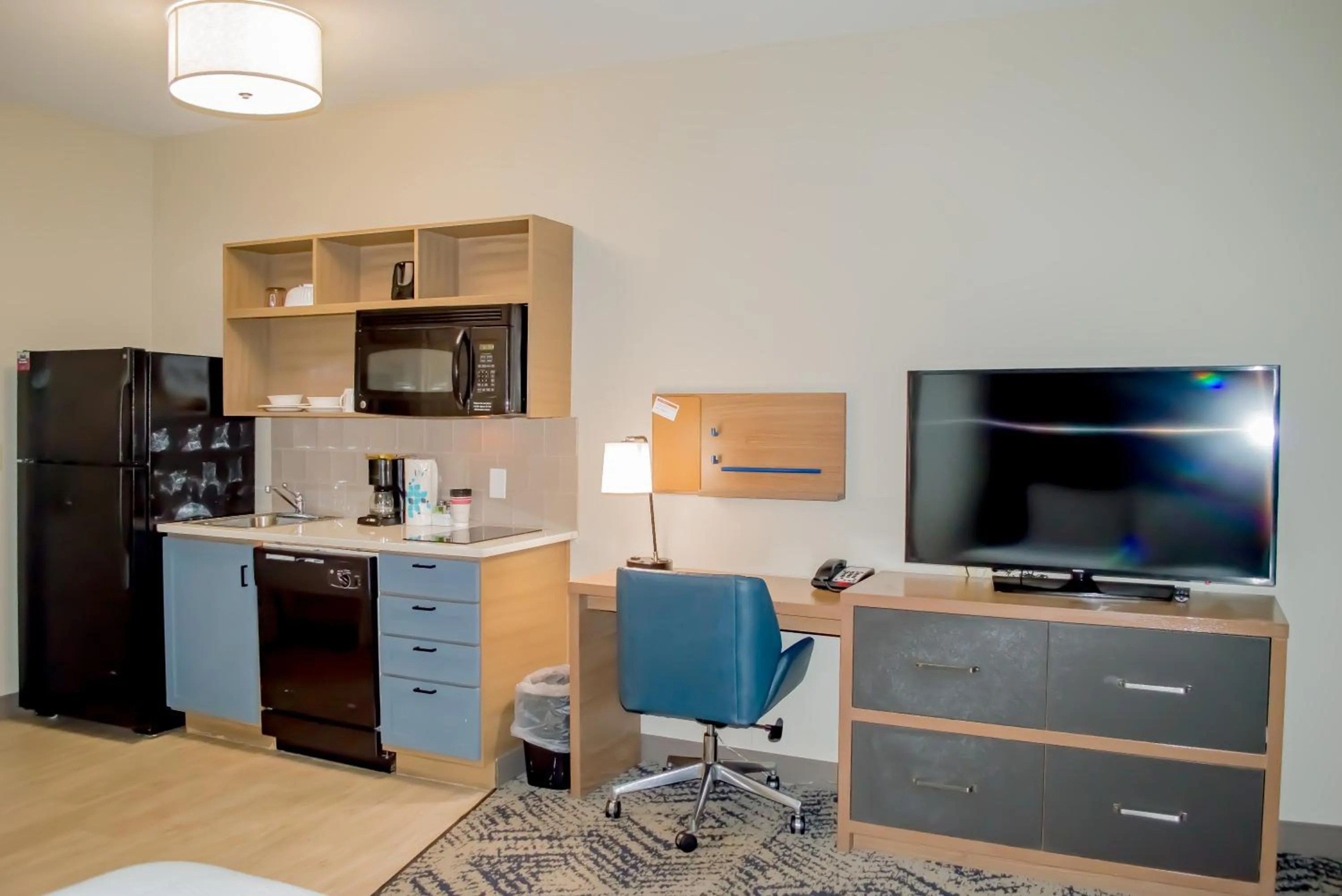 kitchen in Candlewood Suites Longview by IHG