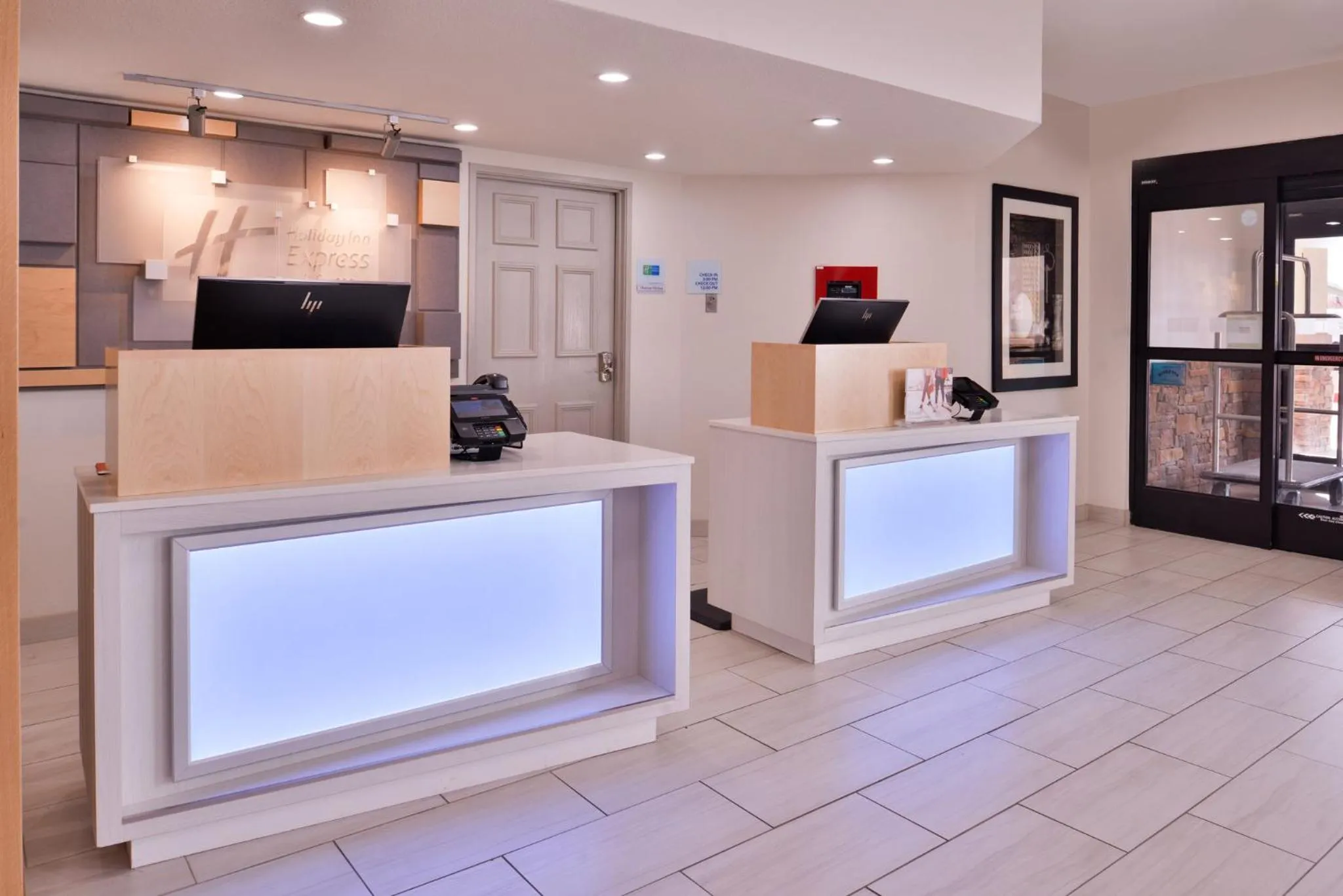 Property building in Holiday Inn Express & Suites Farmington Bloomfield by IHG