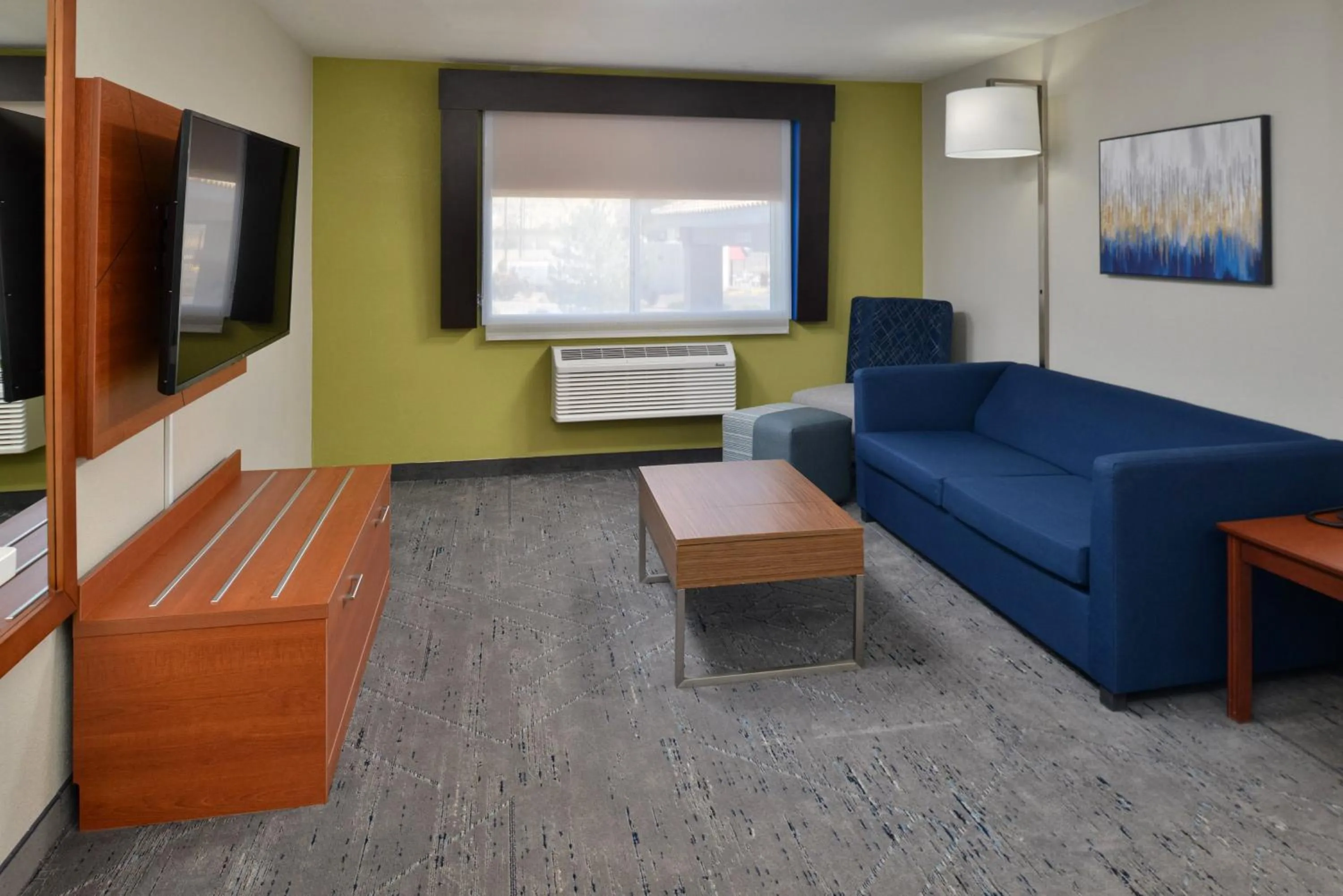 Photo of the whole room in Holiday Inn Express & Suites Farmington Bloomfield by IHG