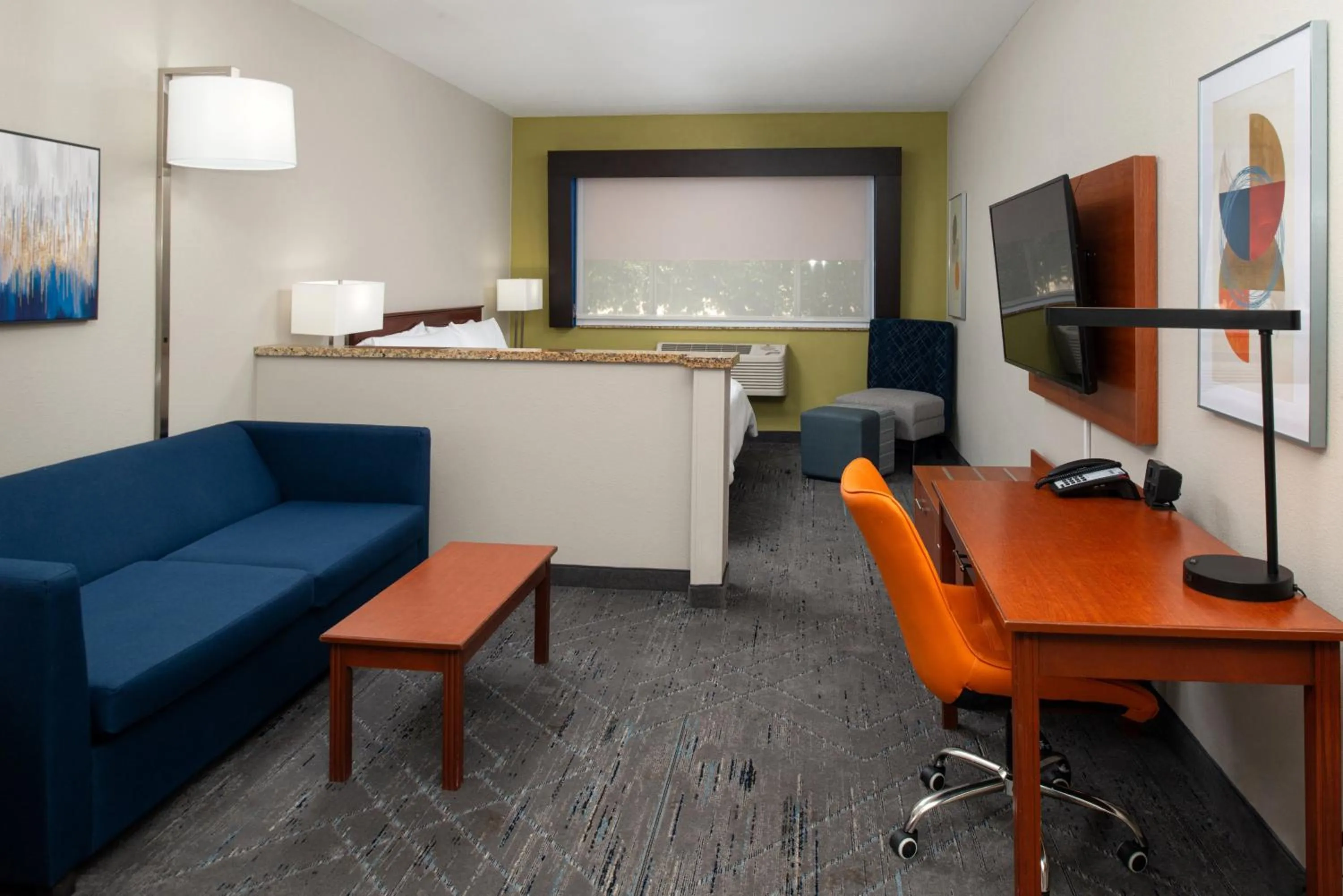 Photo of the whole room in Holiday Inn Express & Suites Farmington Bloomfield by IHG