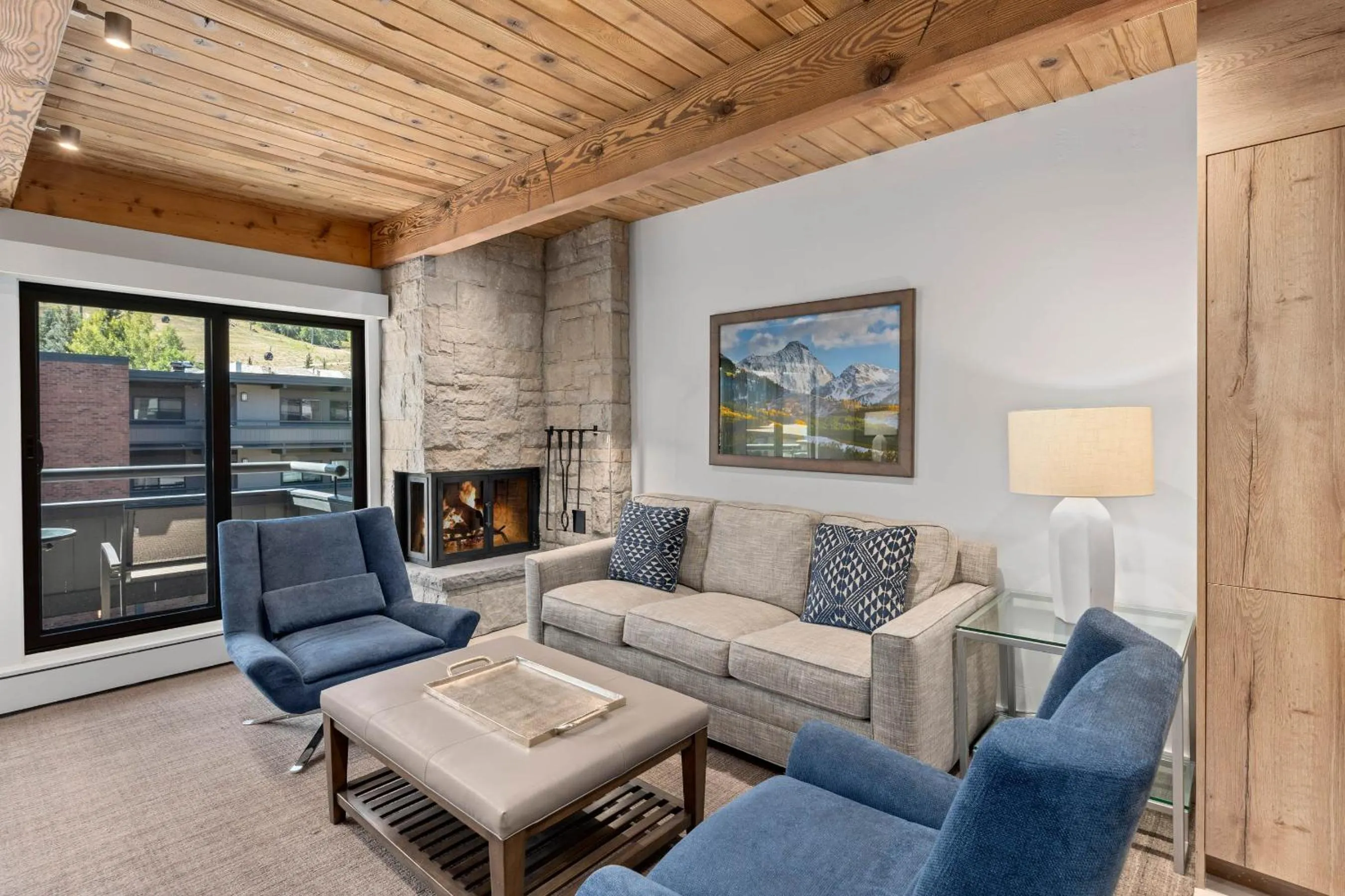 Living room in Aspen Square Condominium Hotel