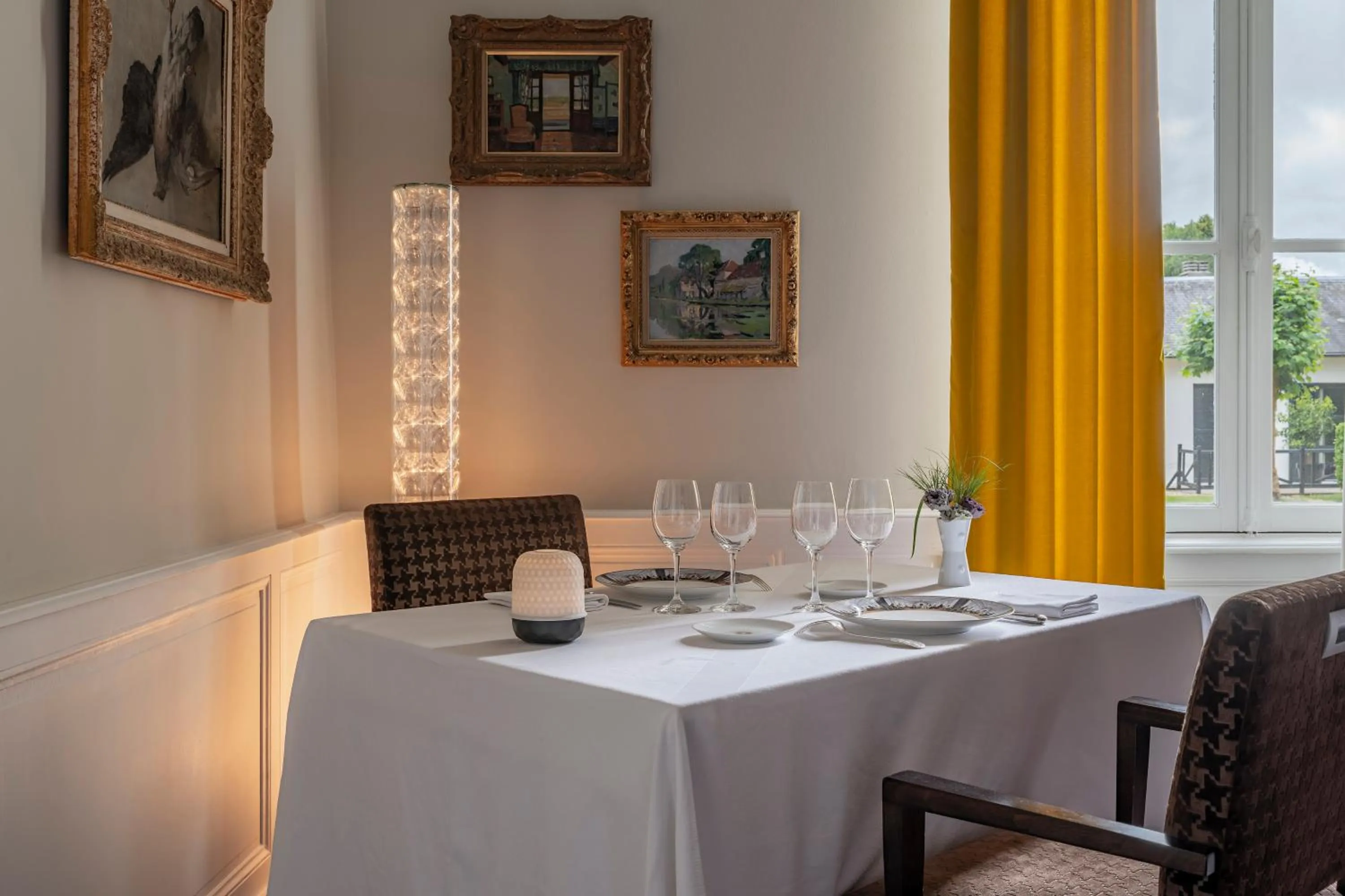 Restaurant/places to eat in La Chapelle Saint Martin