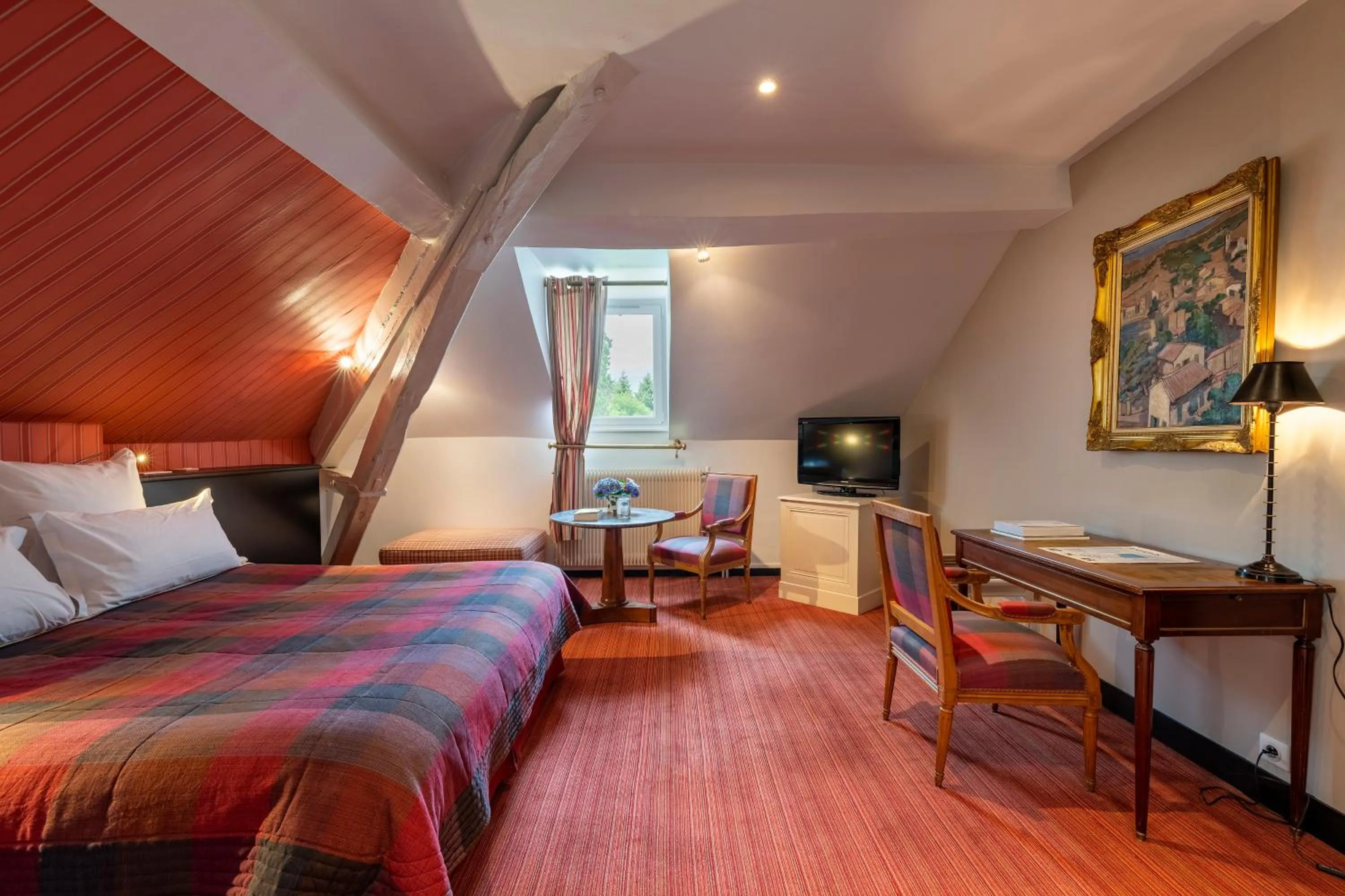 Bedroom, Bed in La Chapelle Saint Martin