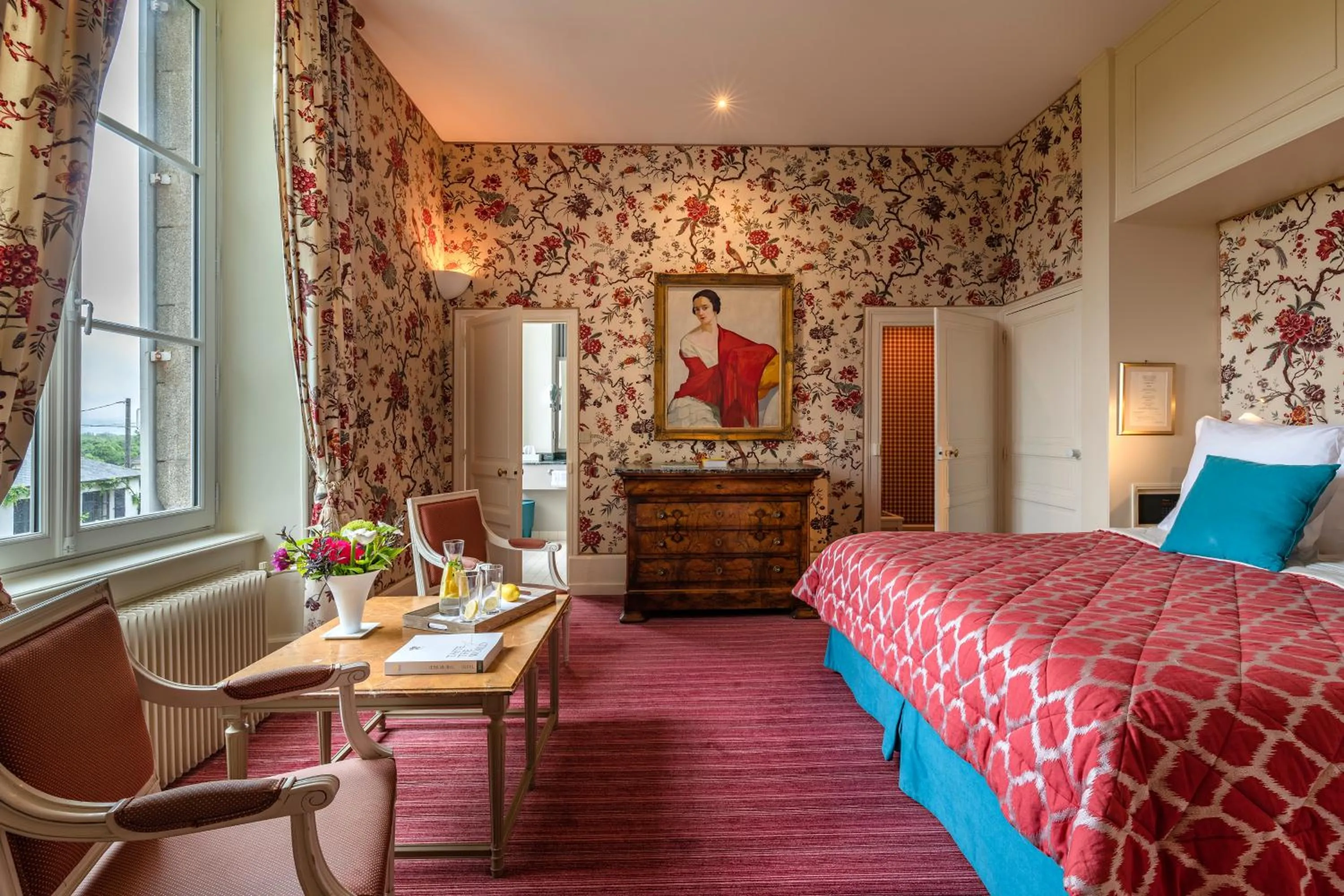 Bedroom, Bed in La Chapelle Saint Martin