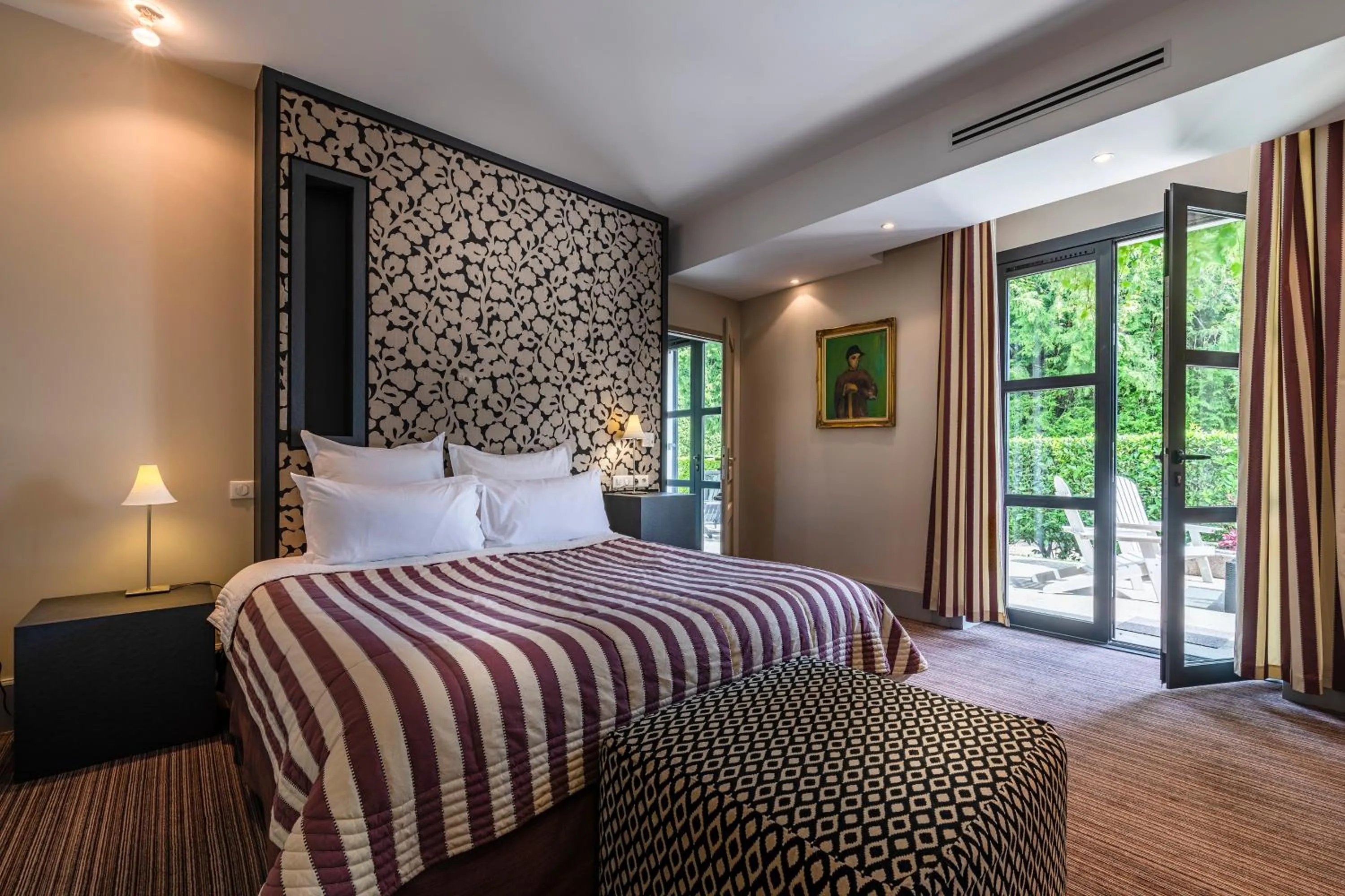 Bedroom, Bed in La Chapelle Saint Martin