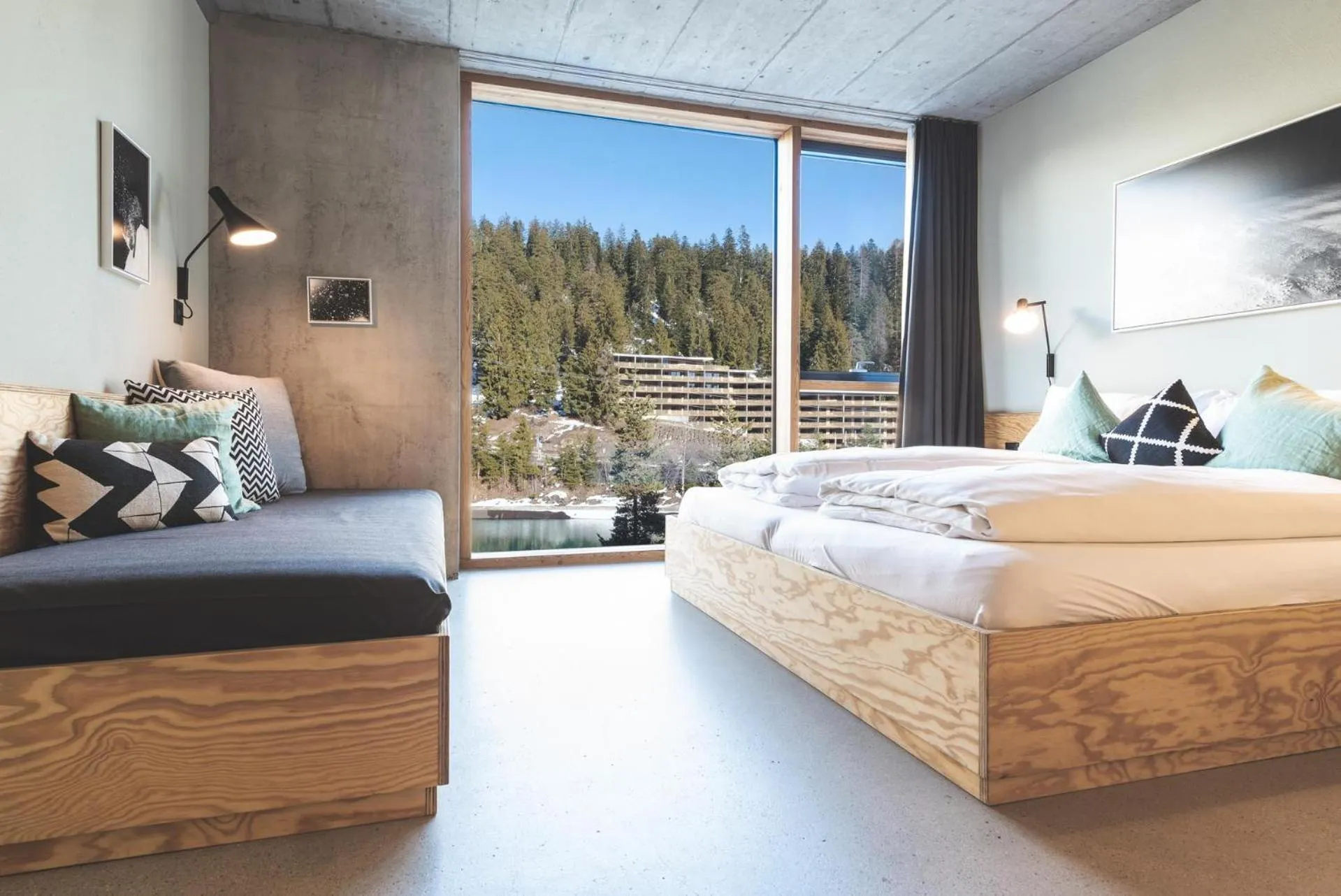 Bedroom, Bed in Riders Hotel