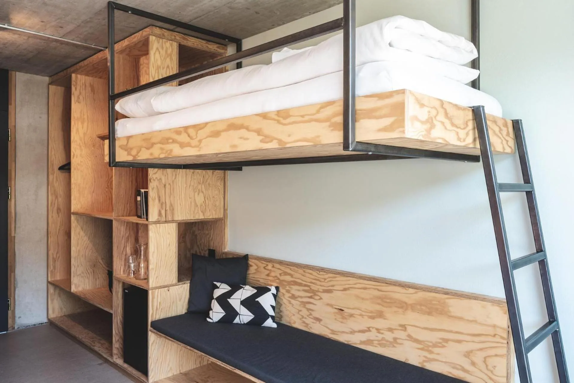 Bedroom, Bed in Riders Hotel