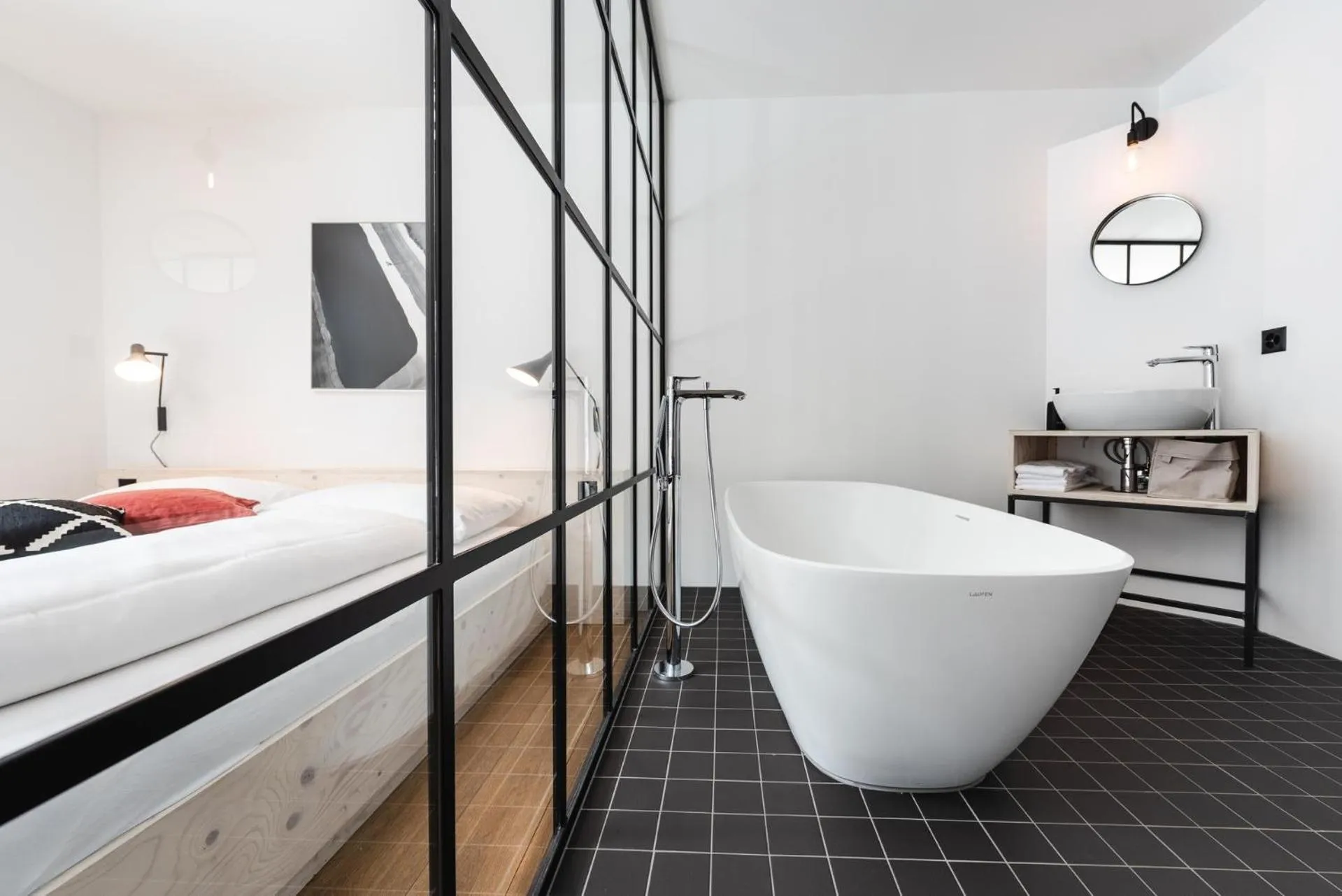 Bedroom, Bed in Riders Hotel