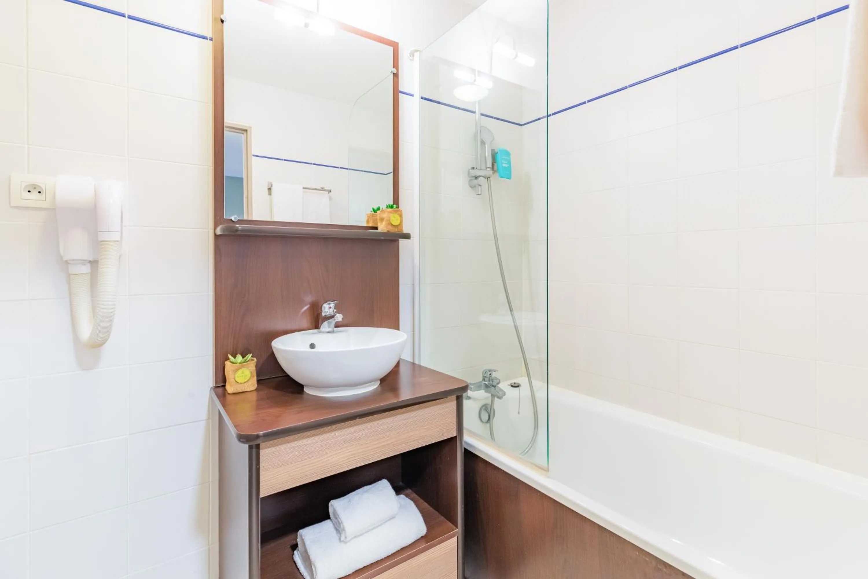 Bathroom in Appart'City Classic Angoulême Centre