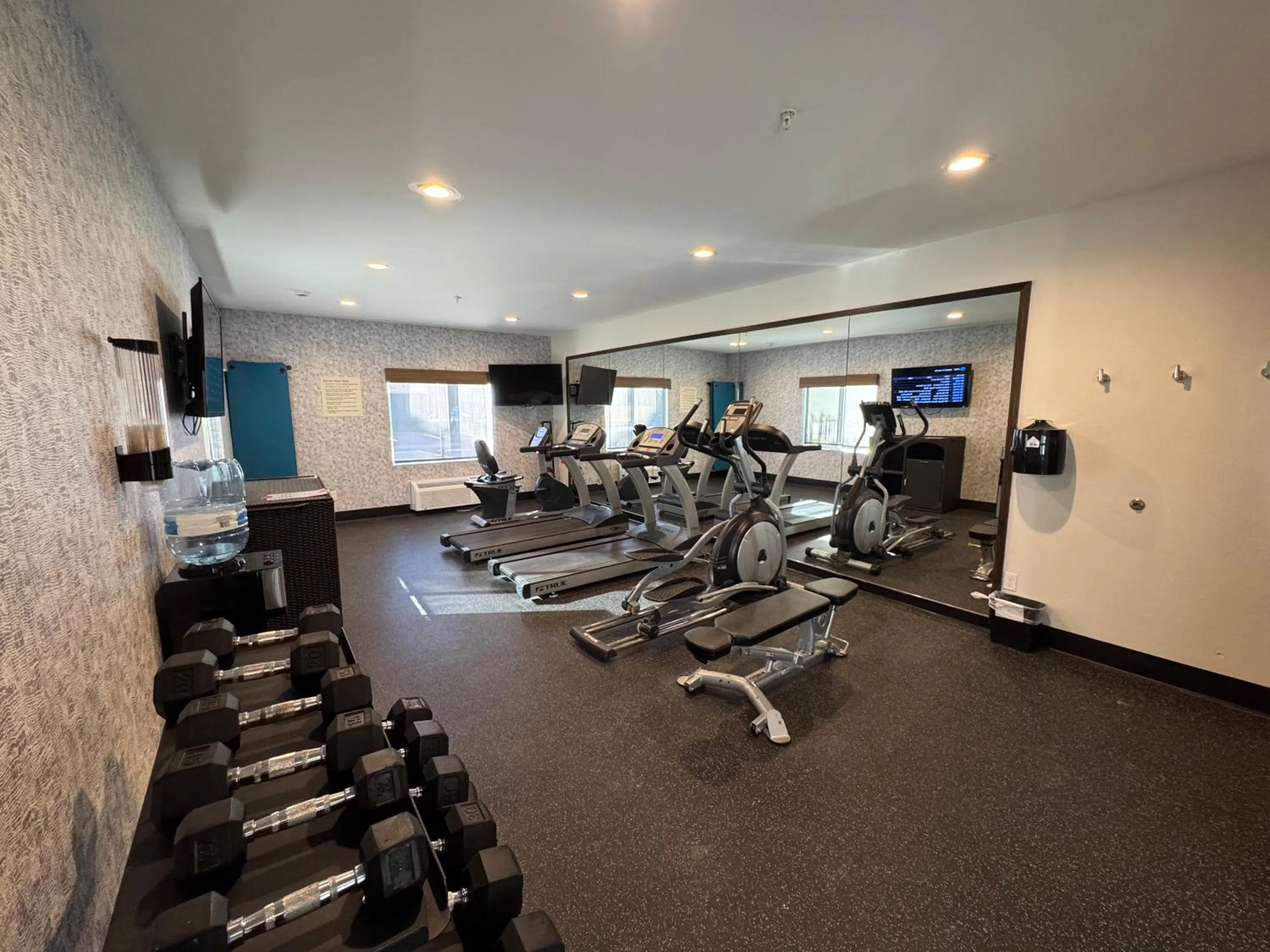 Fitness centre/facilities in Garner Hotel Longview South by IHG