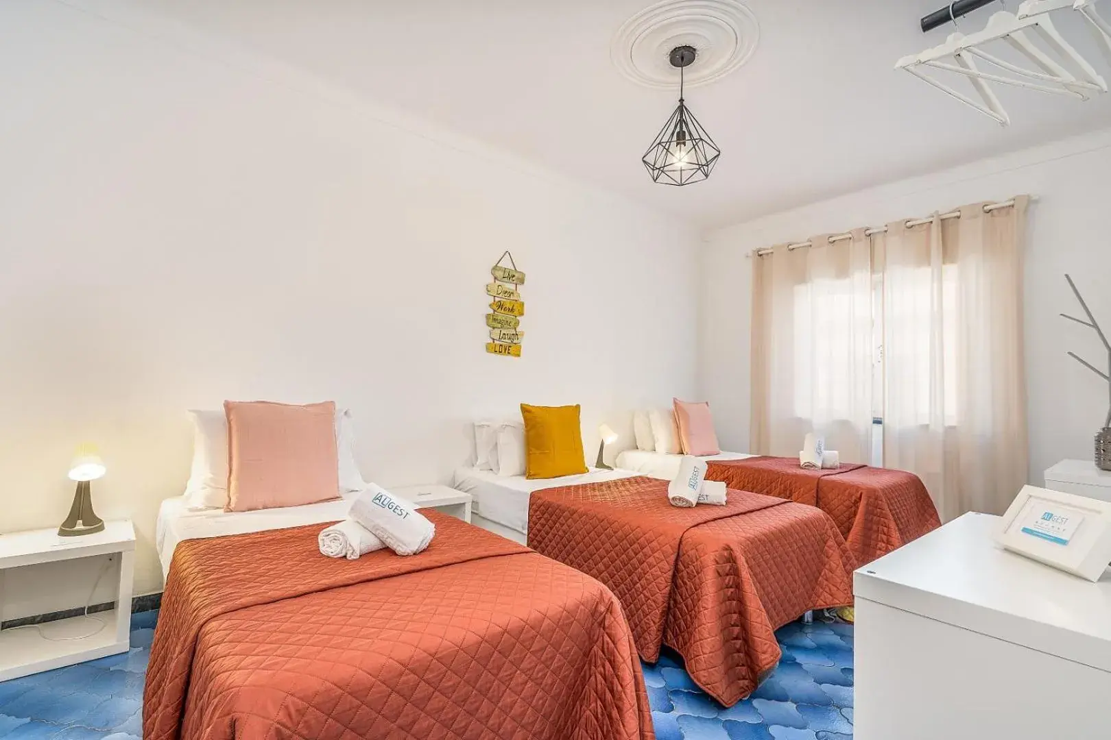 Triple Room in Alvor House Lagoon Triple Room in Alvor House Lagoon