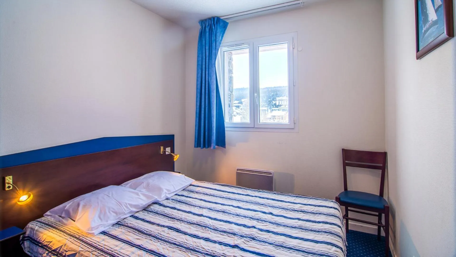 Bedroom, Bed in Vacancéole - Appart'Vacances Pyrénées 2000