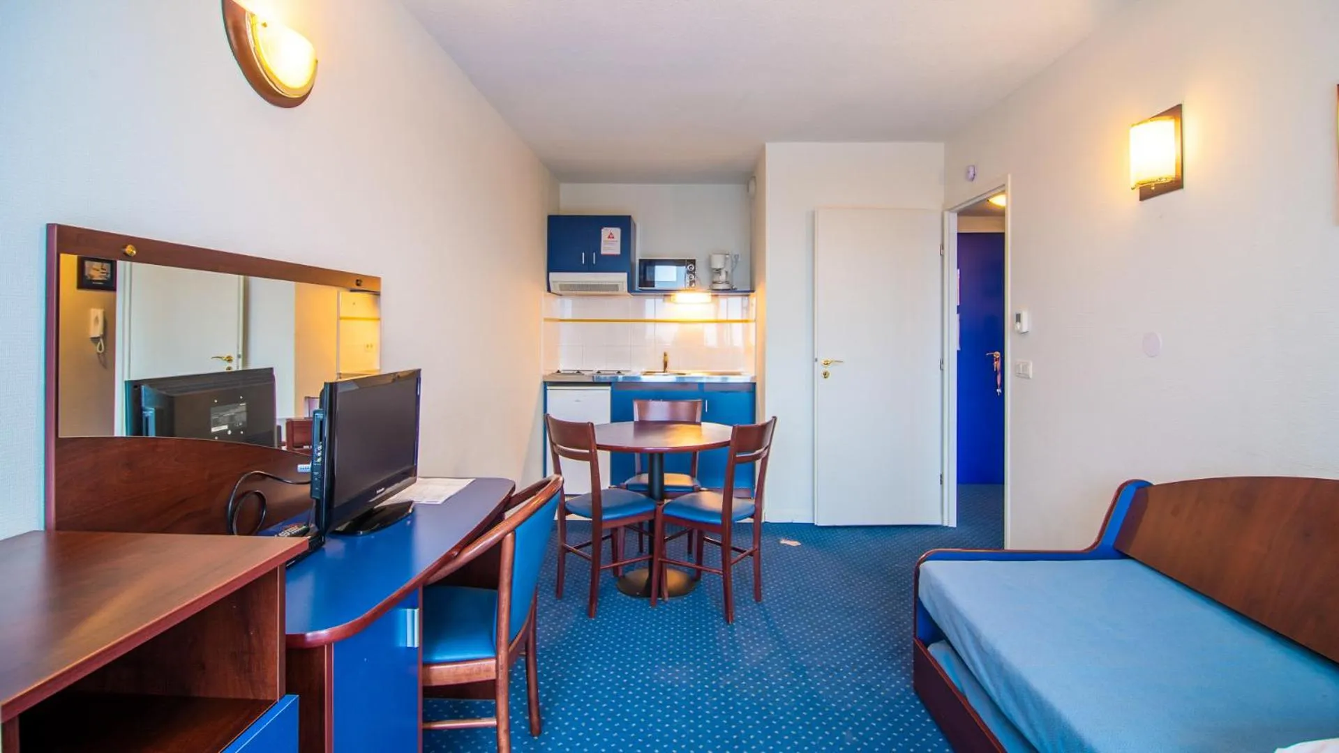 Living room in Vacancéole - Appart'Vacances Pyrénées 2000