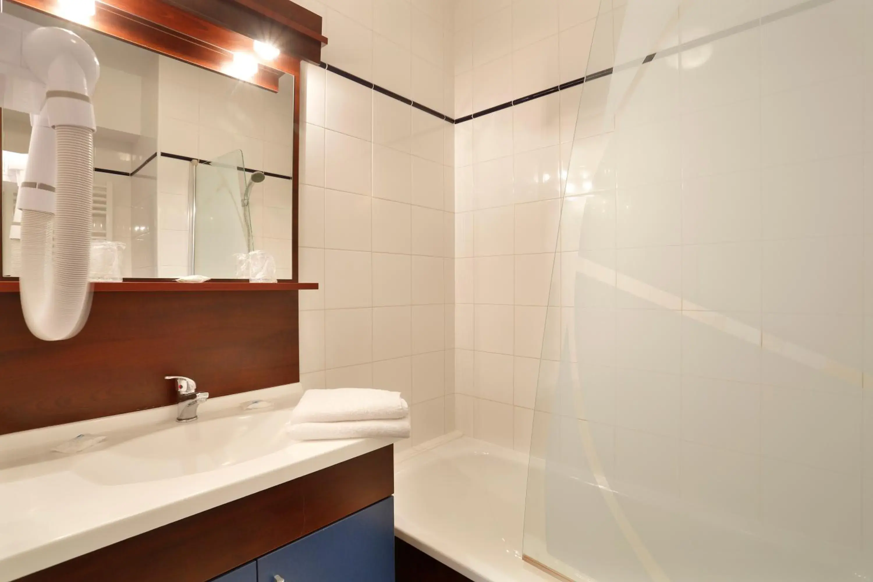 1 Bedroom Apartment for 4 people (Disability Access) in Vacancéole - Appart'Vacances Pyrénées 2000 1 Bedroom Apartment for 4 people (Disability Access) in Vacancéole - Appart'Vacances Pyrénées 2000