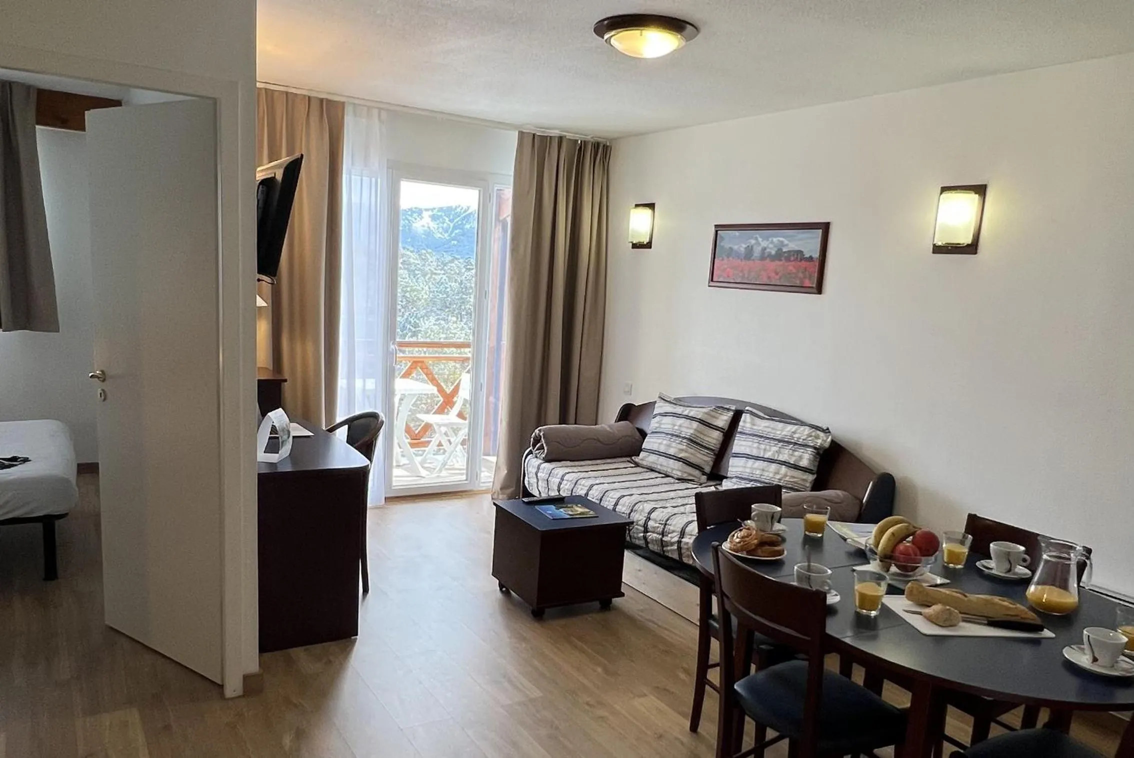 Seating area, Bed in Vacancéole - Appart'Vacances Pyrénées 2000