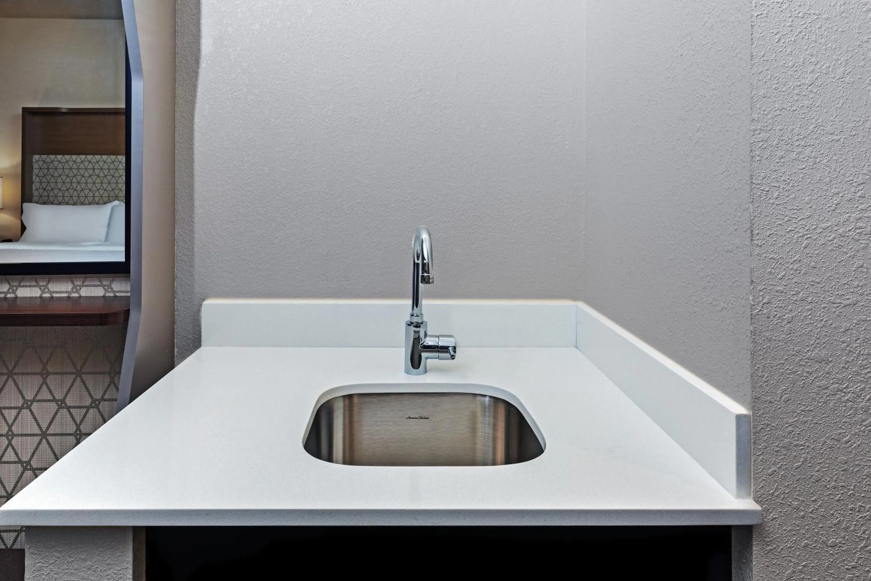 minibar in Holiday Inn Houma by IHG