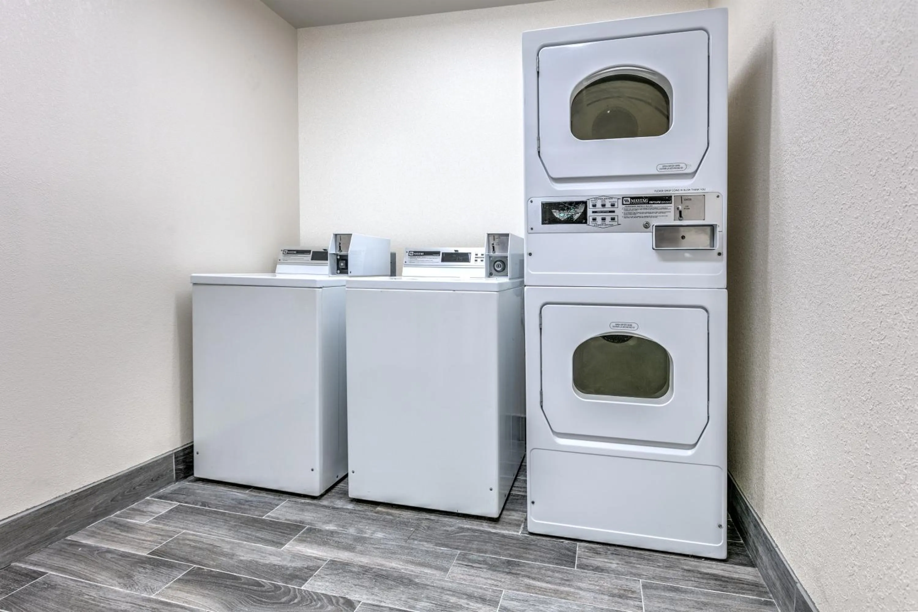 laundry in Holiday Inn Houma by IHG