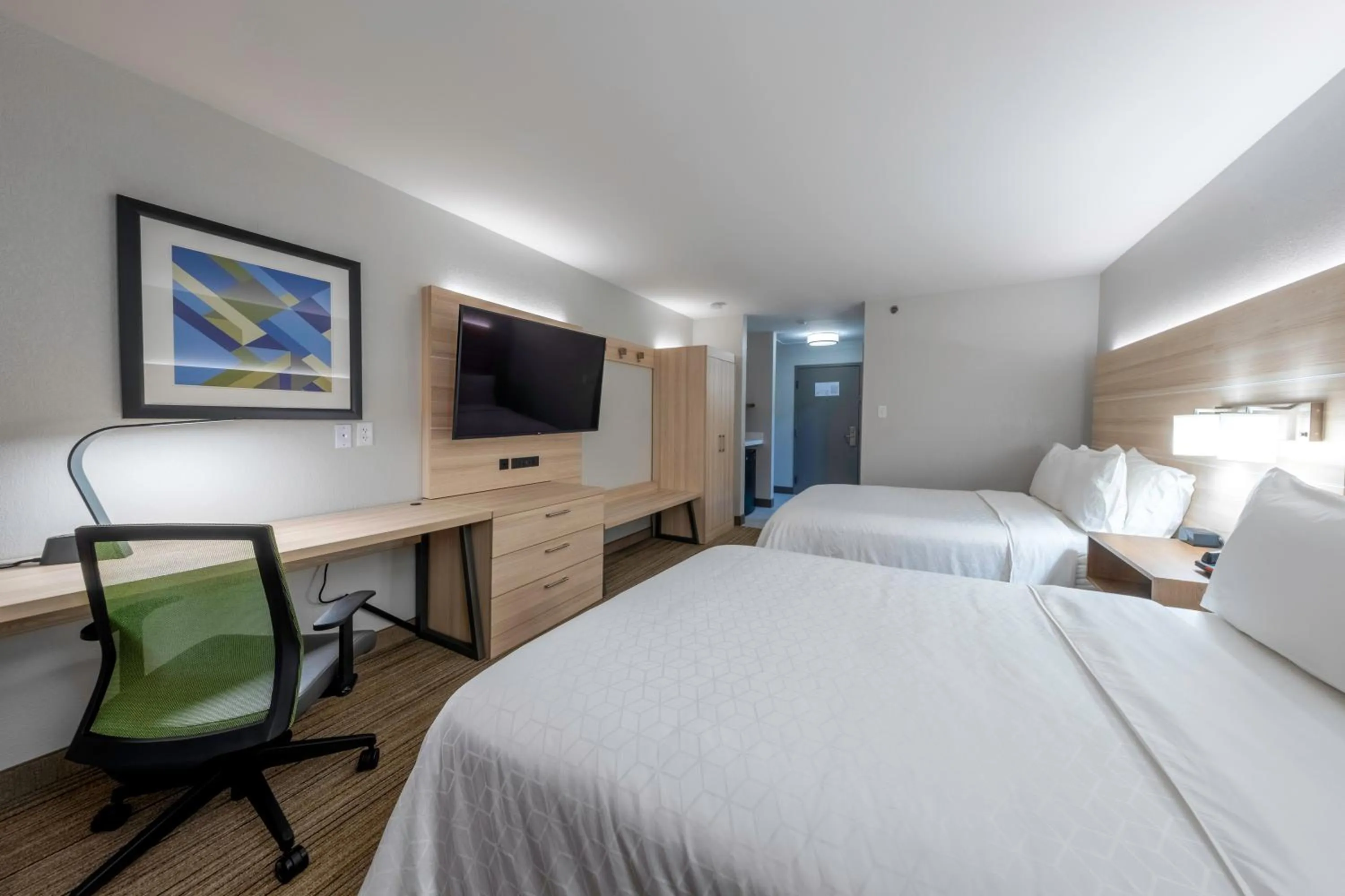 Bed in Holiday Inn Express Hotel & Suites Petersburg/Dinwiddie by IHG