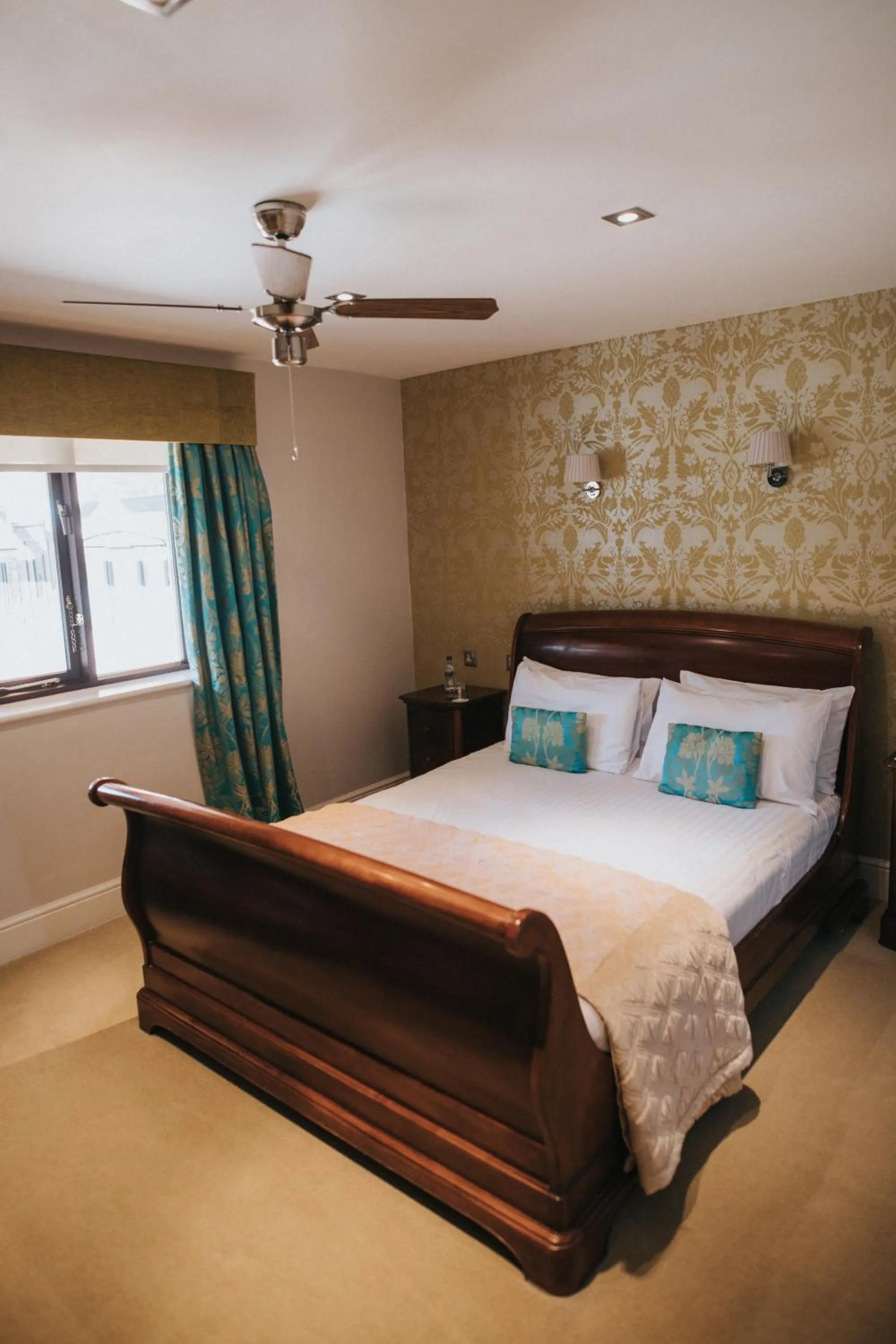 Bed in Hall Farm Hotel And Restaurant