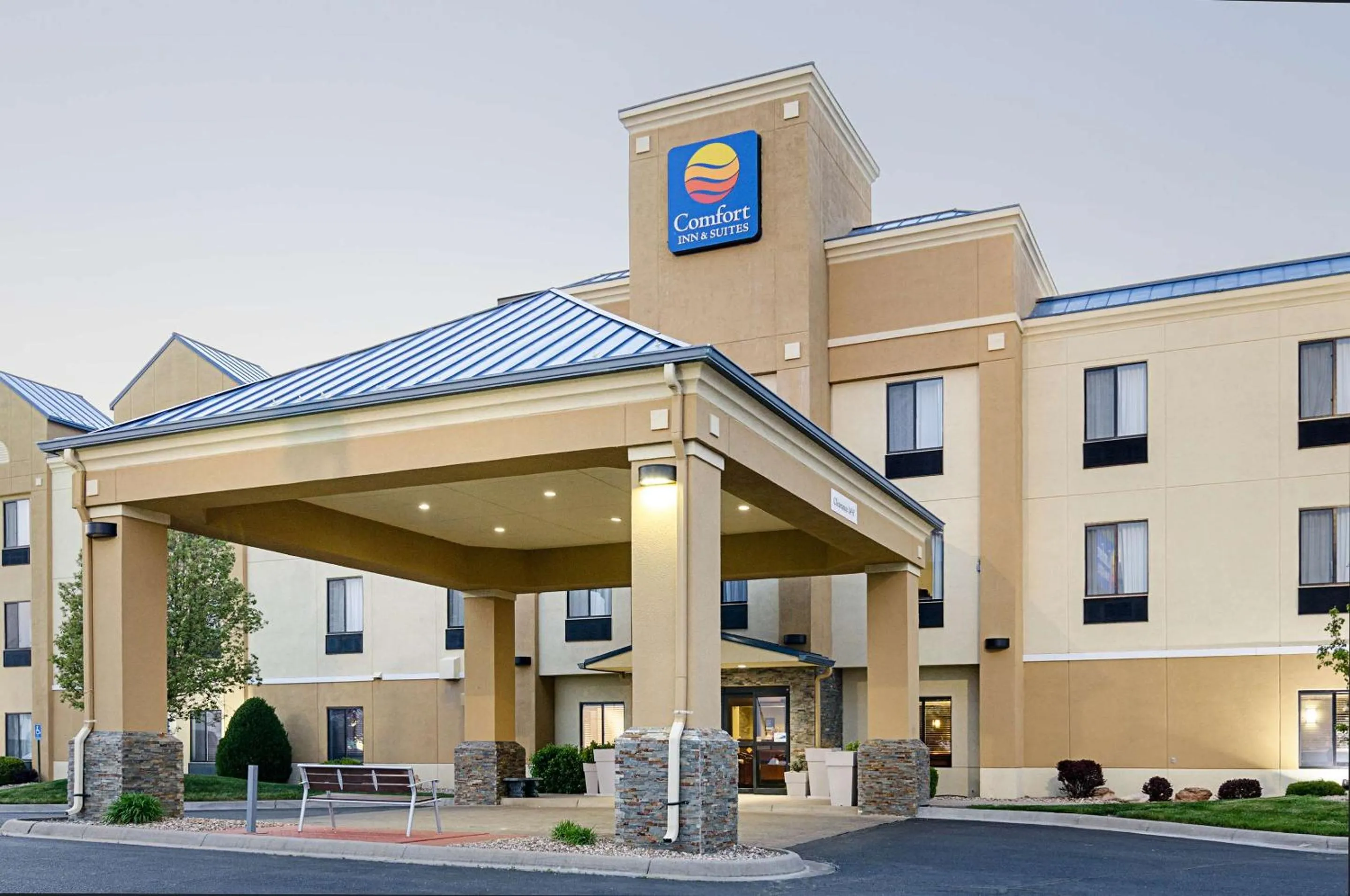 Property building in Comfort Inn & Suites Hutchinson