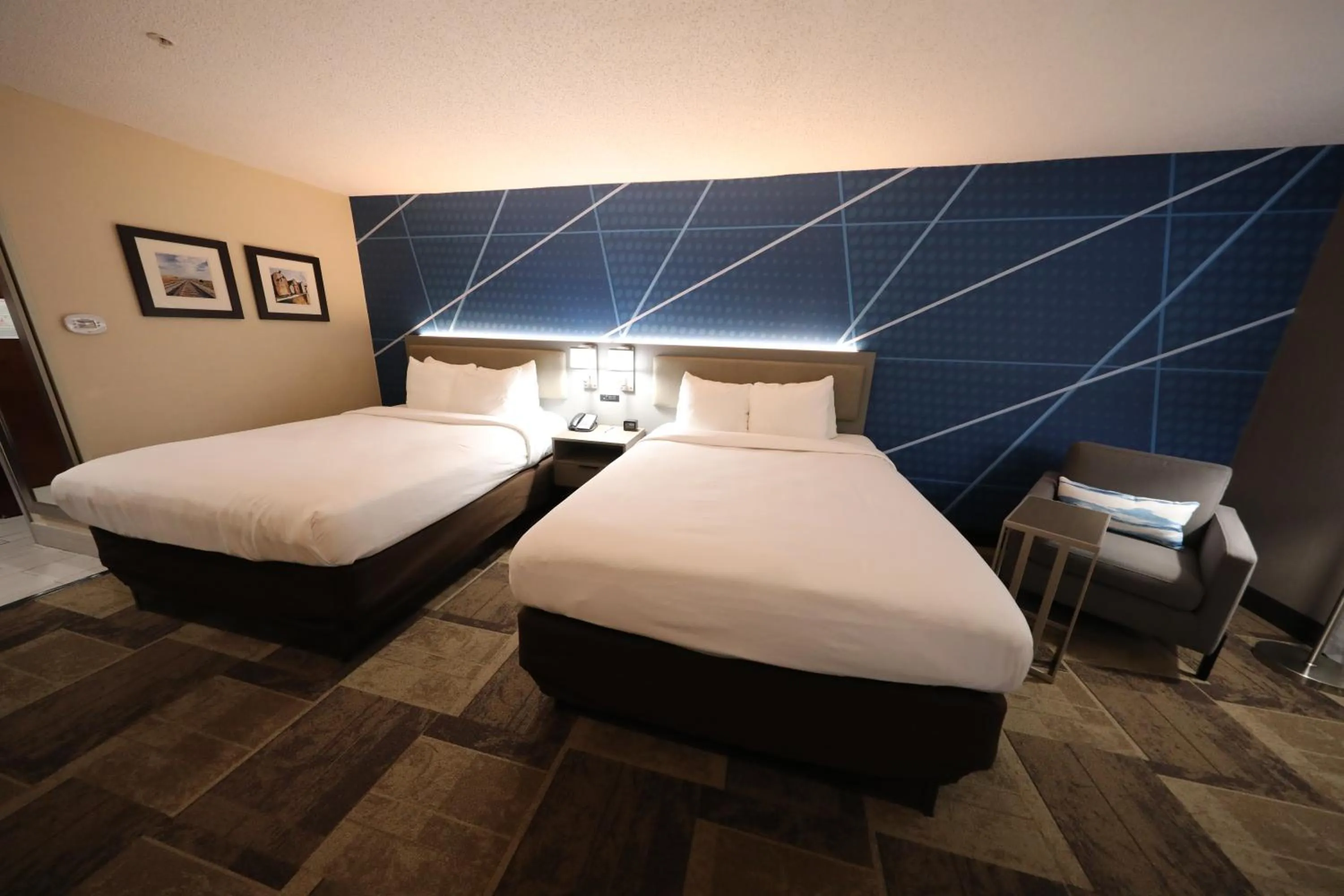 Bed in Comfort Inn & Suites Hutchinson