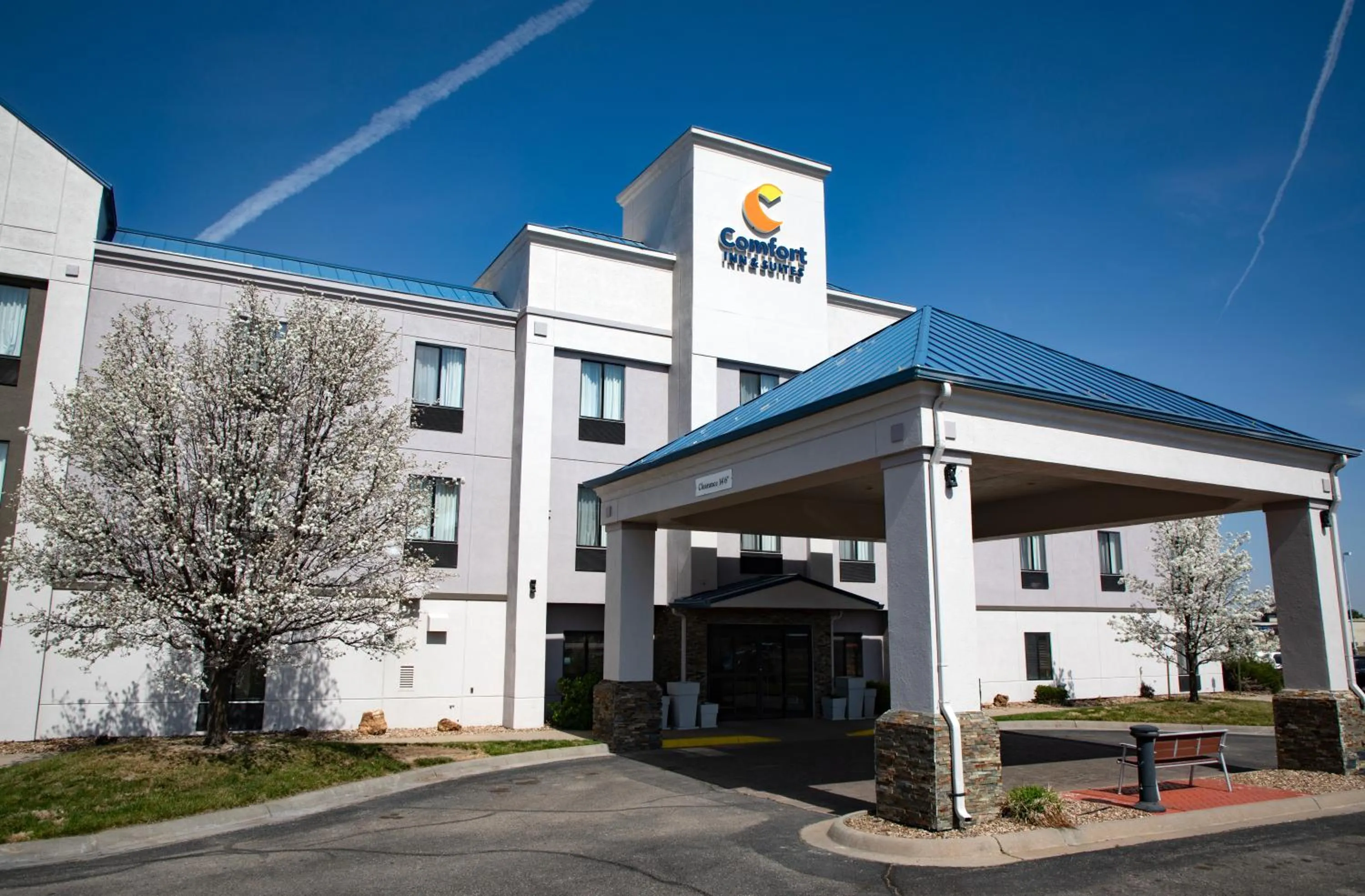 Property building in Comfort Inn & Suites Hutchinson