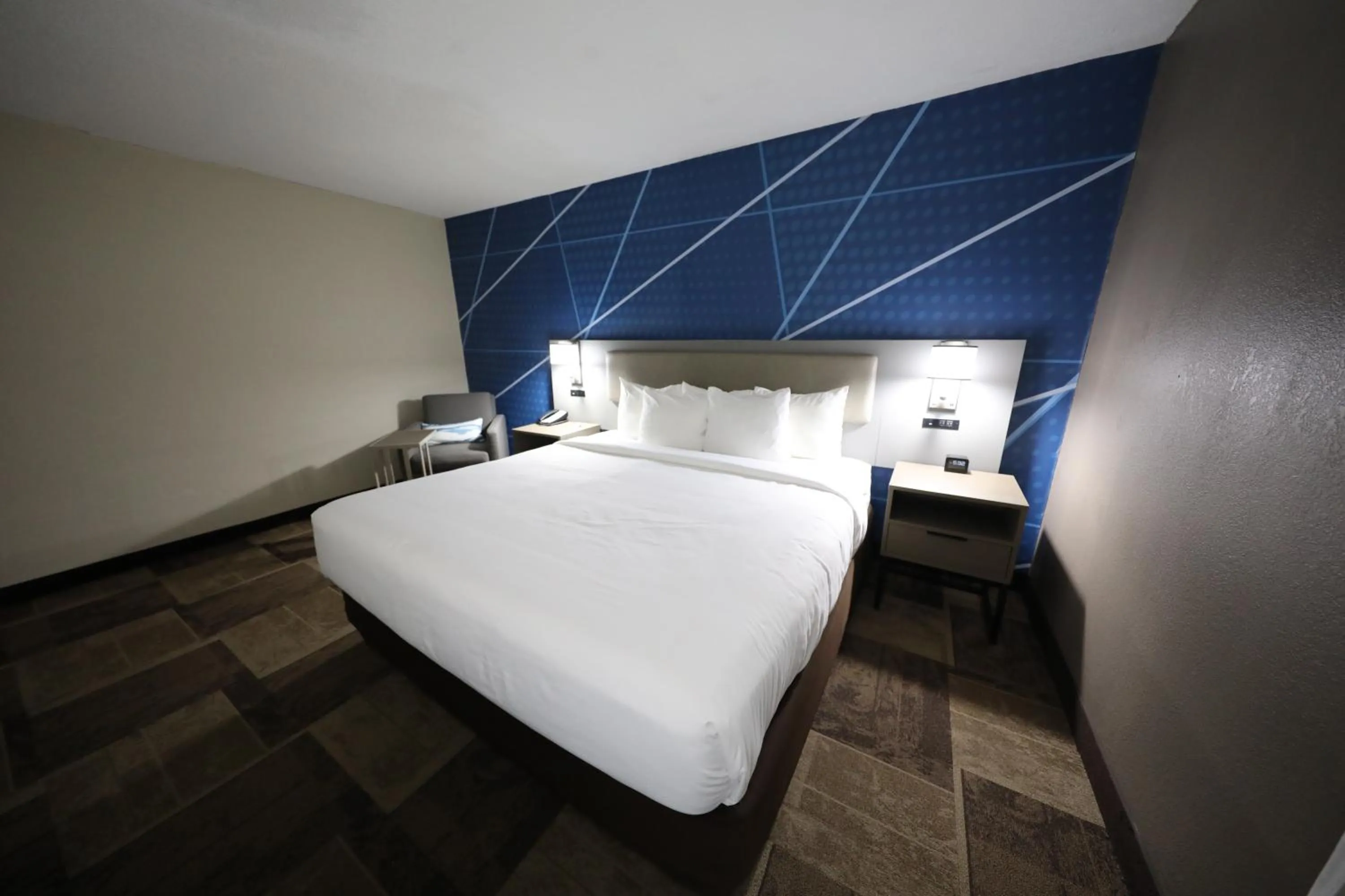 Bed in Comfort Inn & Suites Hutchinson