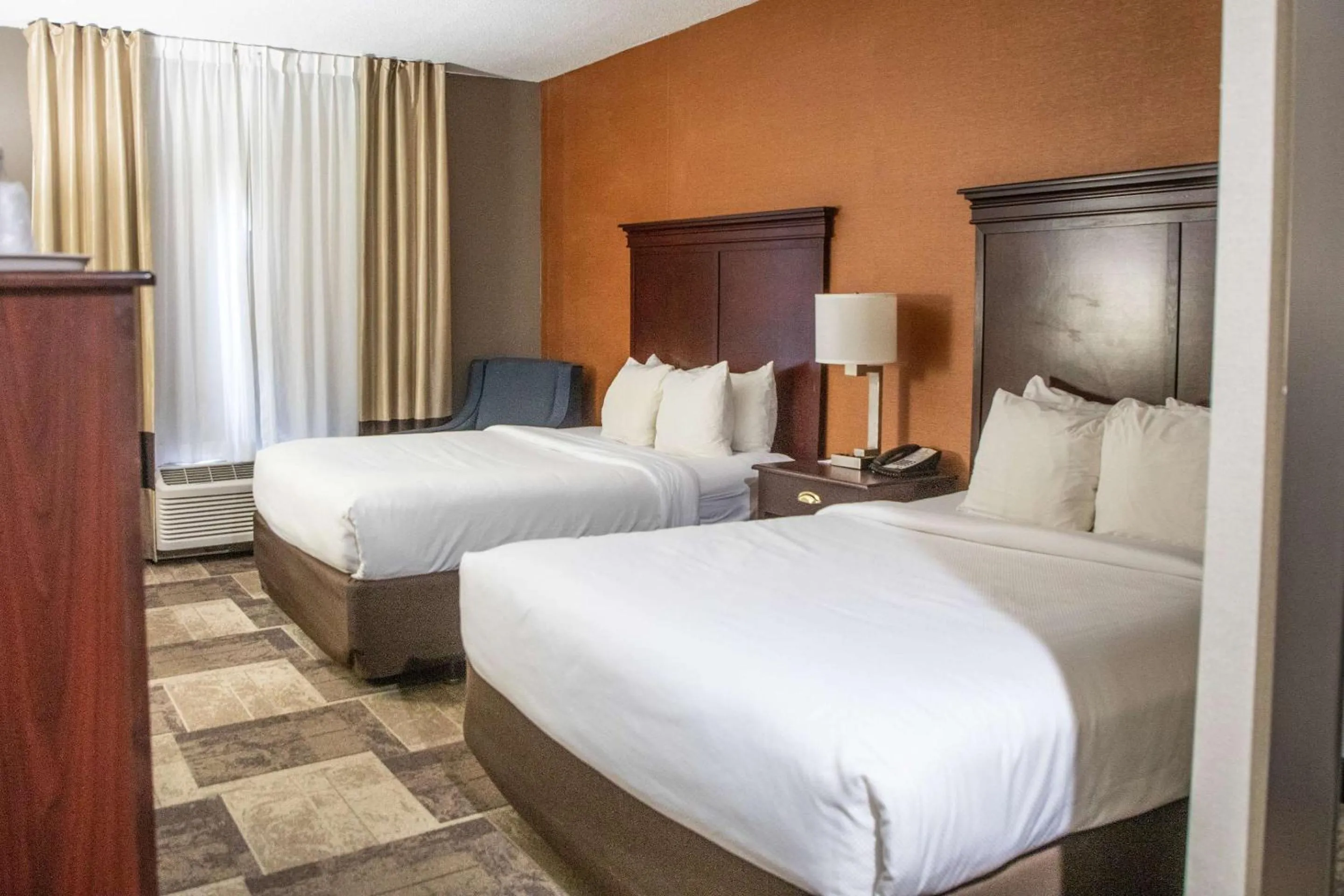 Bedroom, Bed in Comfort Inn & Suites Hutchinson