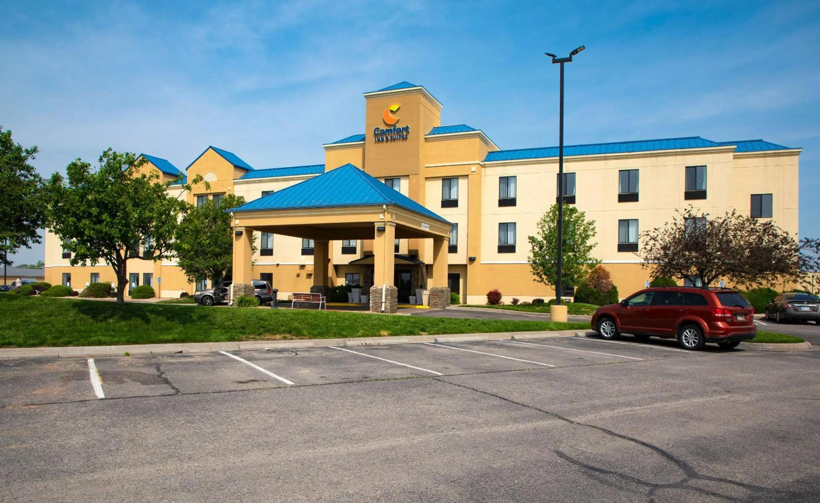 Property building in Comfort Inn & Suites Hutchinson