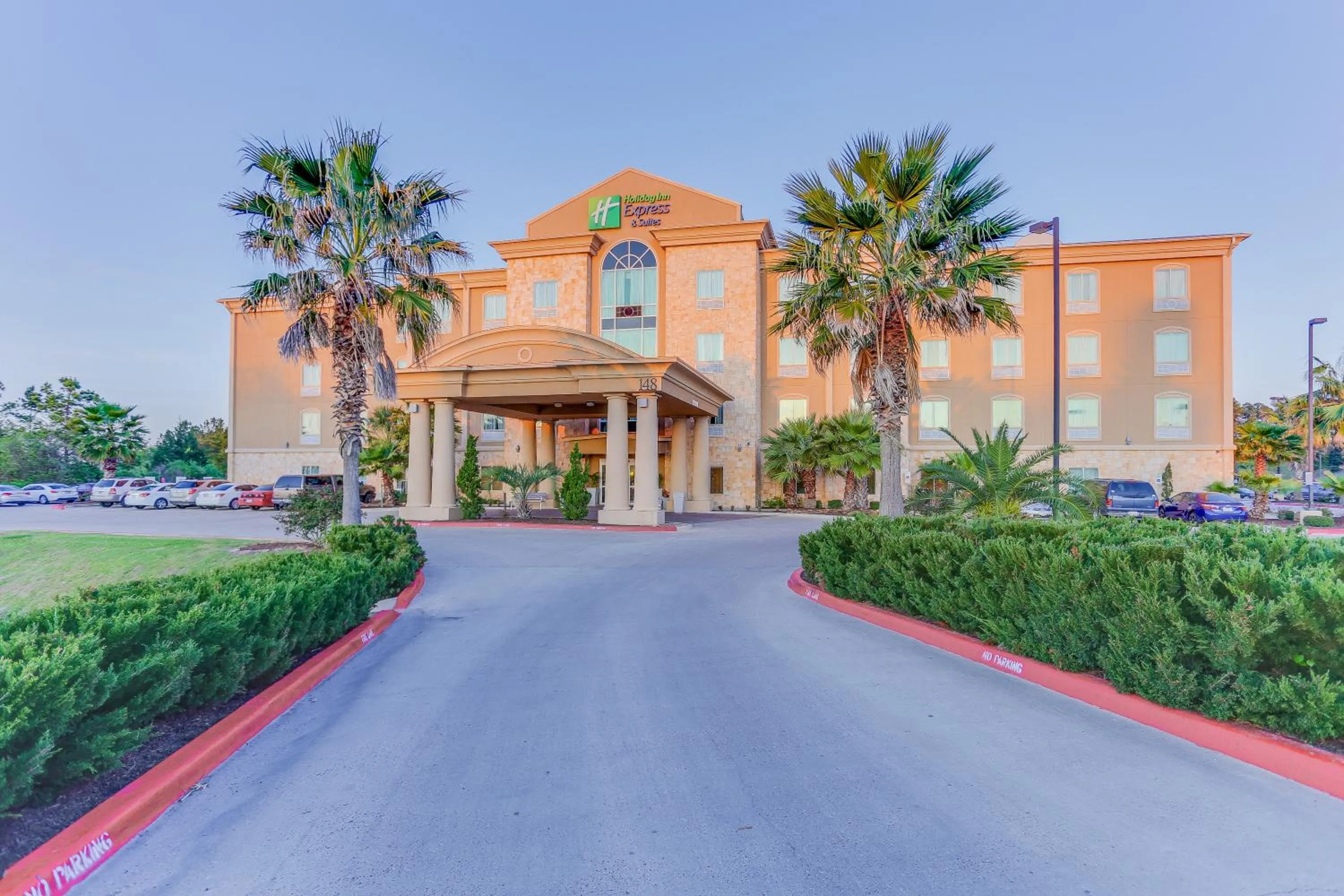 Property building in Holiday Inn Express Hotel & Suites Huntsville by IHG