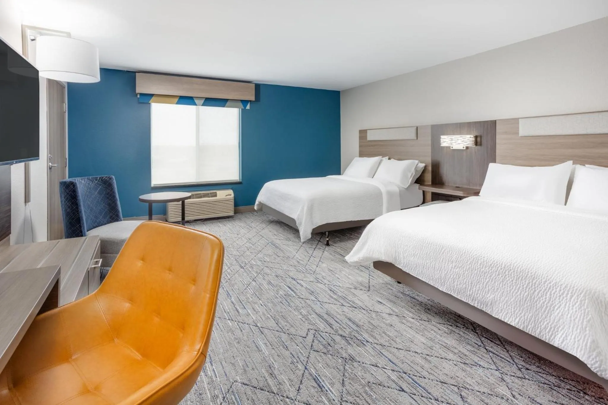 Photo of the whole room, Bed in Holiday Inn Express Kearney by IHG