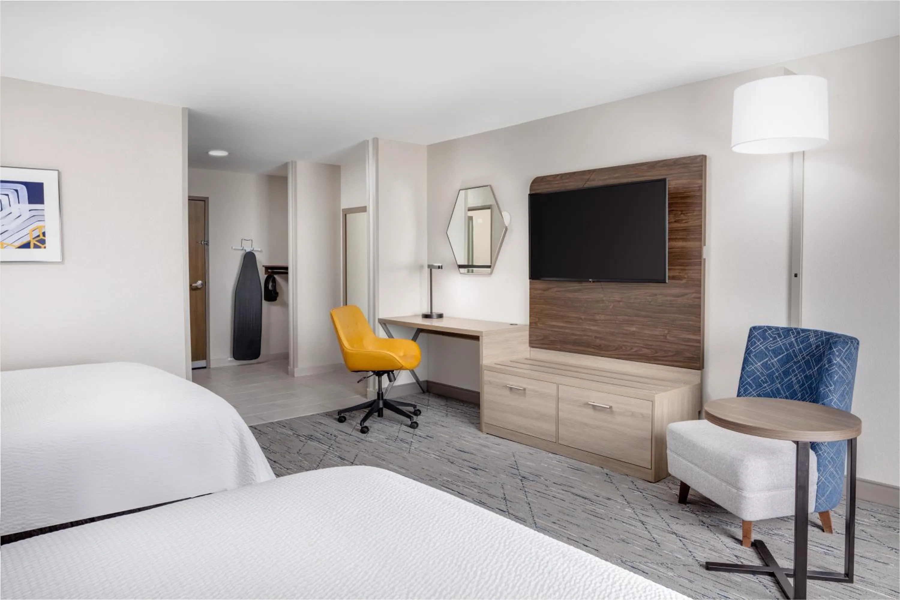 Bed in Holiday Inn Express Kearney by IHG