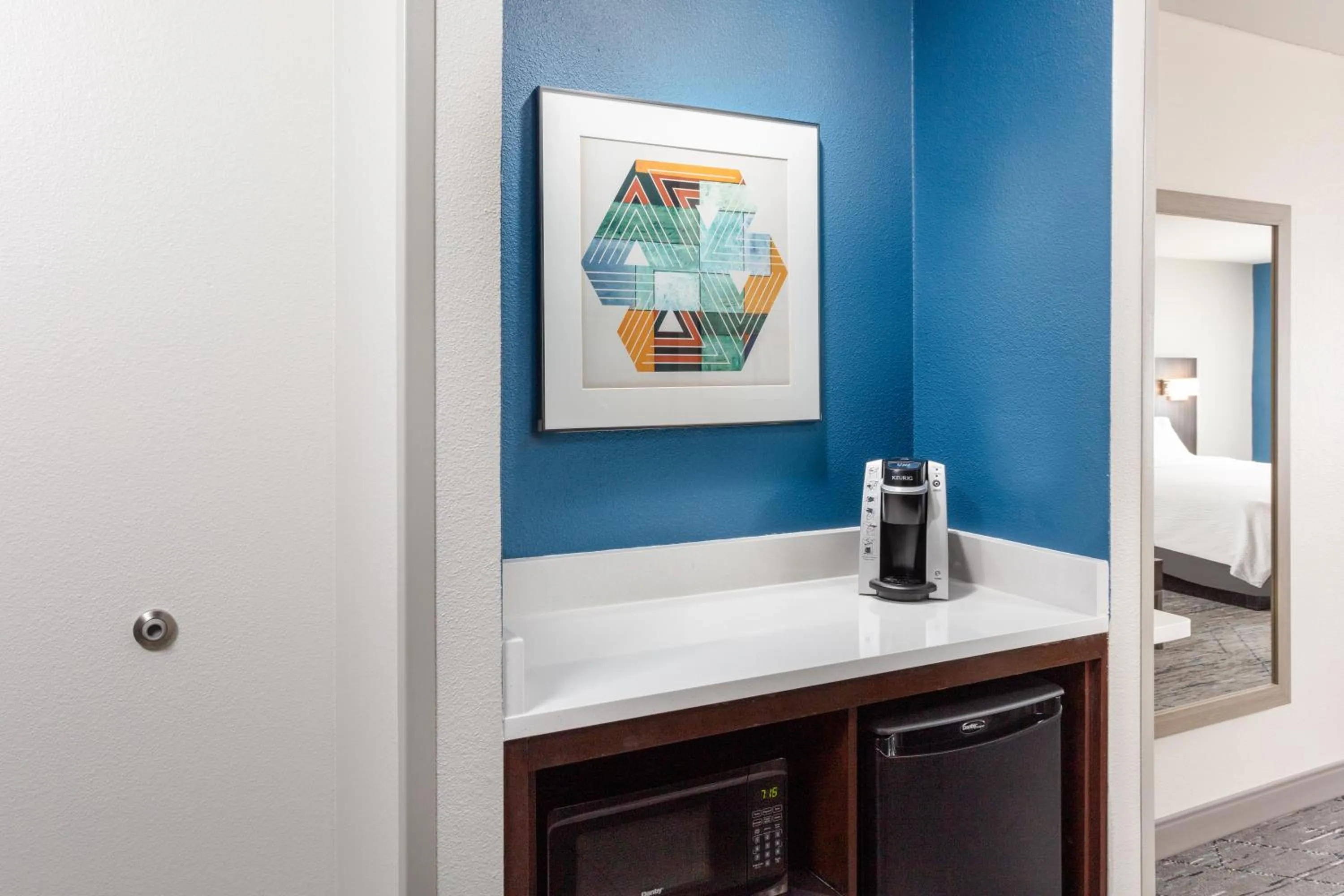 Bed in Holiday Inn Express Kearney by IHG