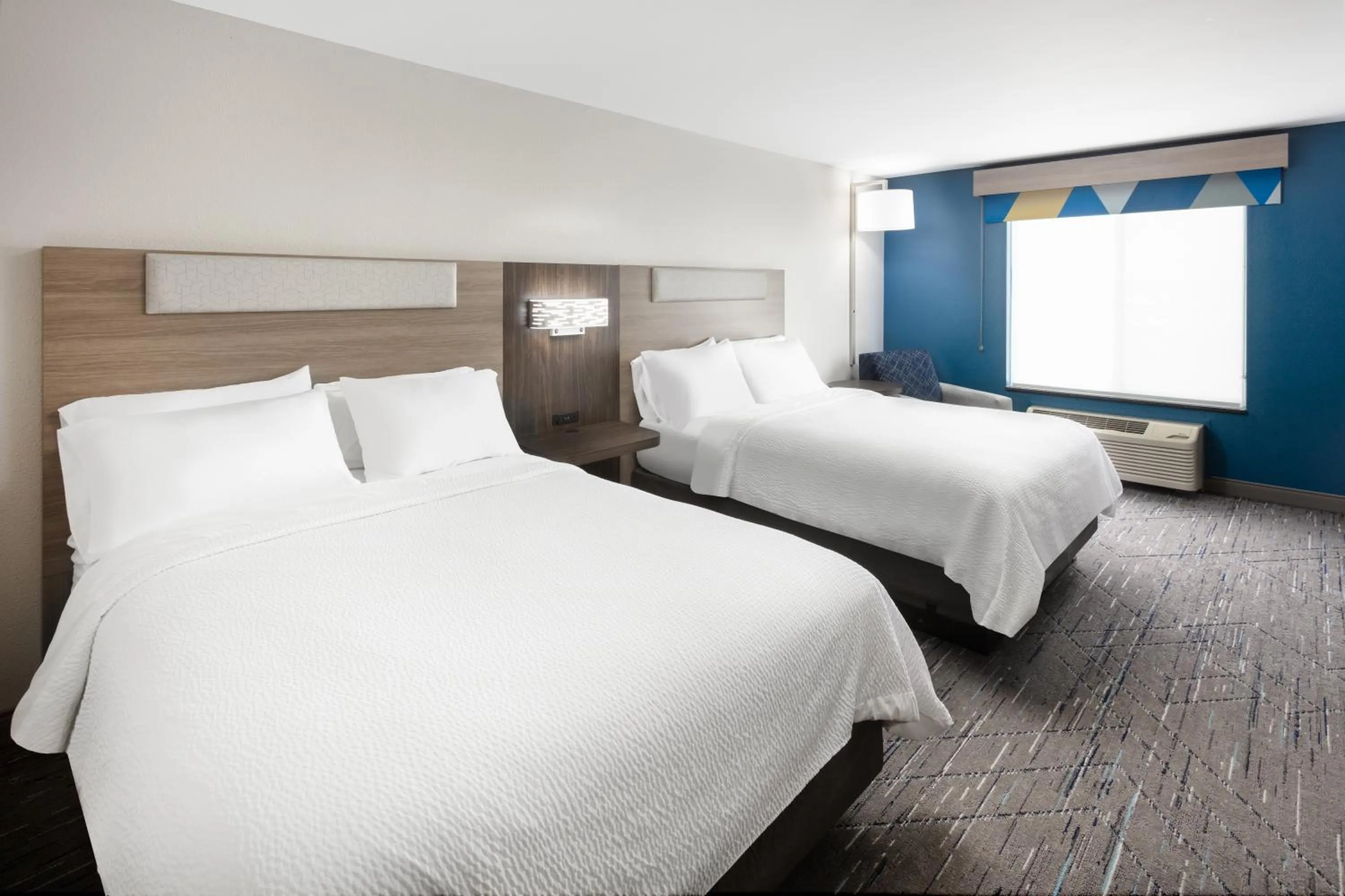 Bed in Holiday Inn Express Kearney by IHG