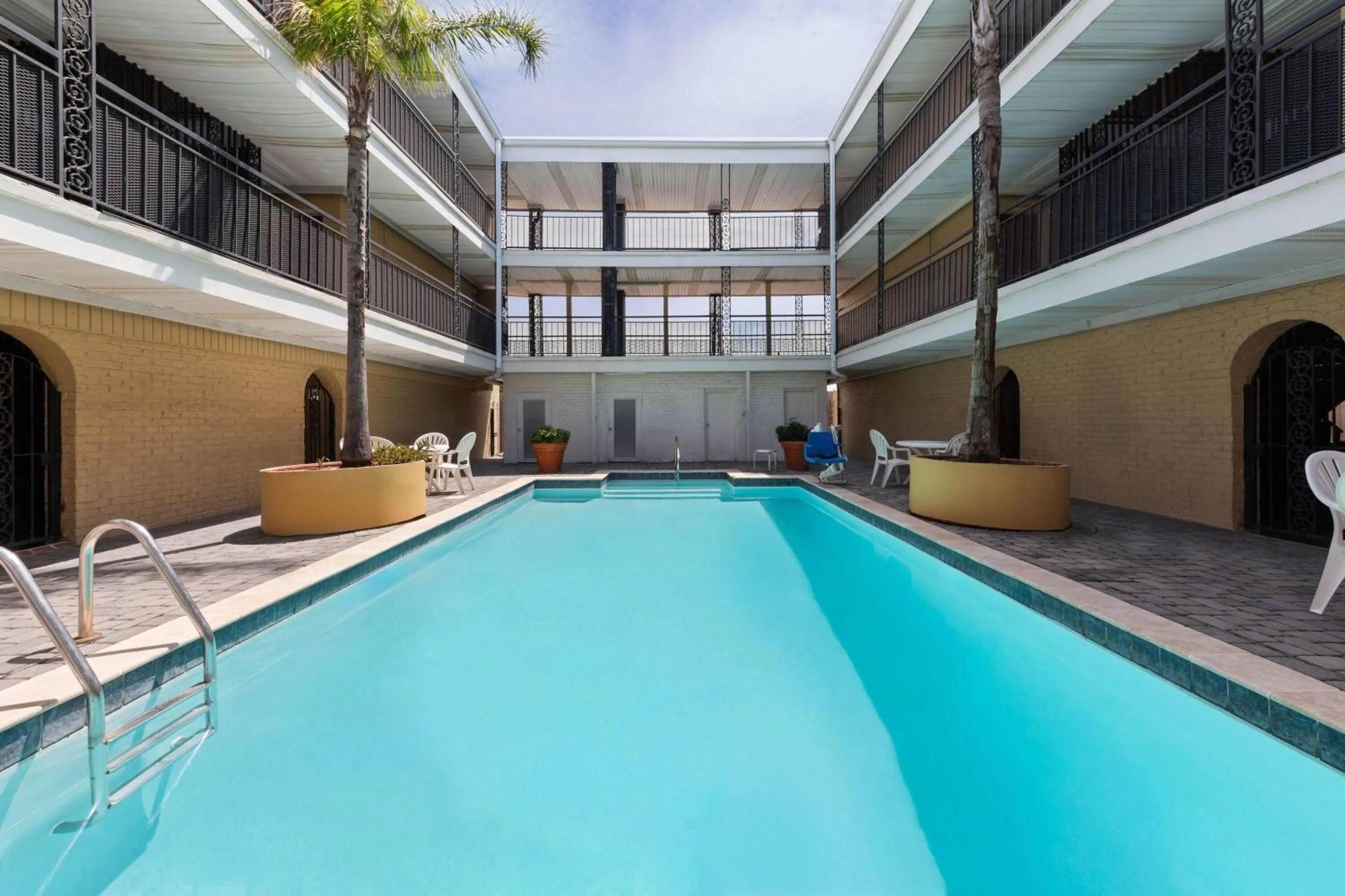 Swimming pool in Super 8 by Wyndham New Orleans