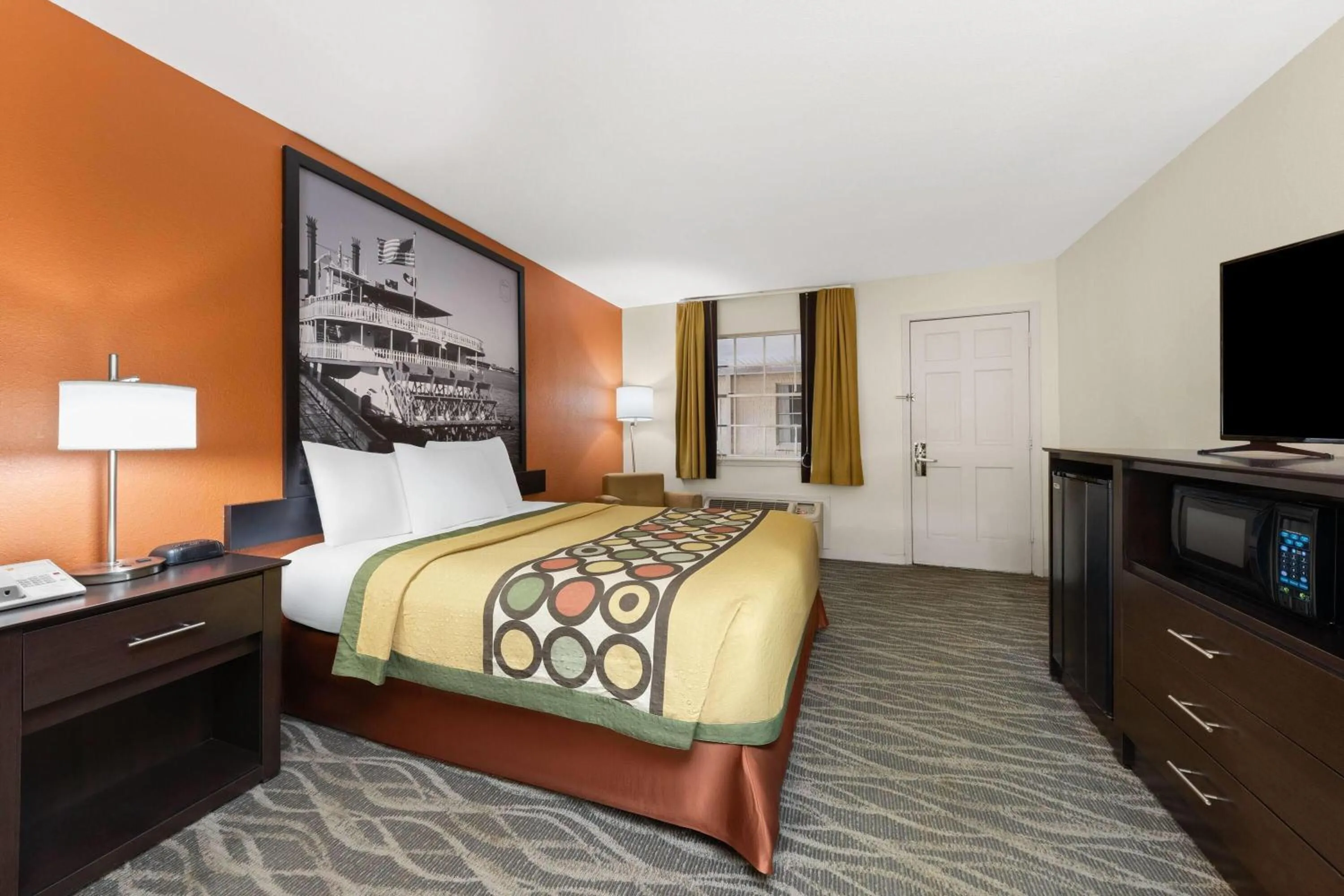 Photo of the whole room, Bed in Super 8 by Wyndham New Orleans