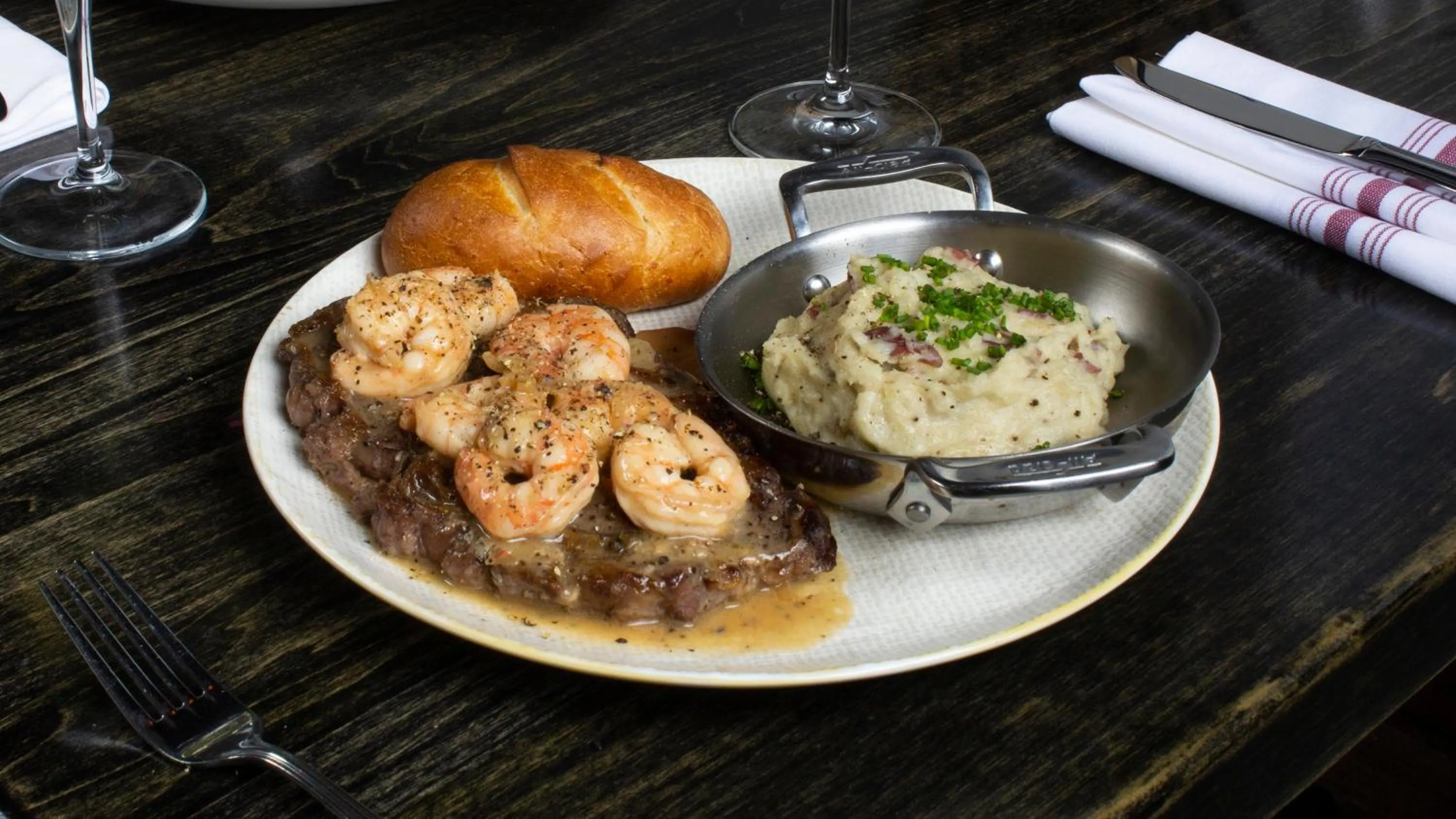 Restaurant/places to eat in Holiday Inn Kearney by IHG