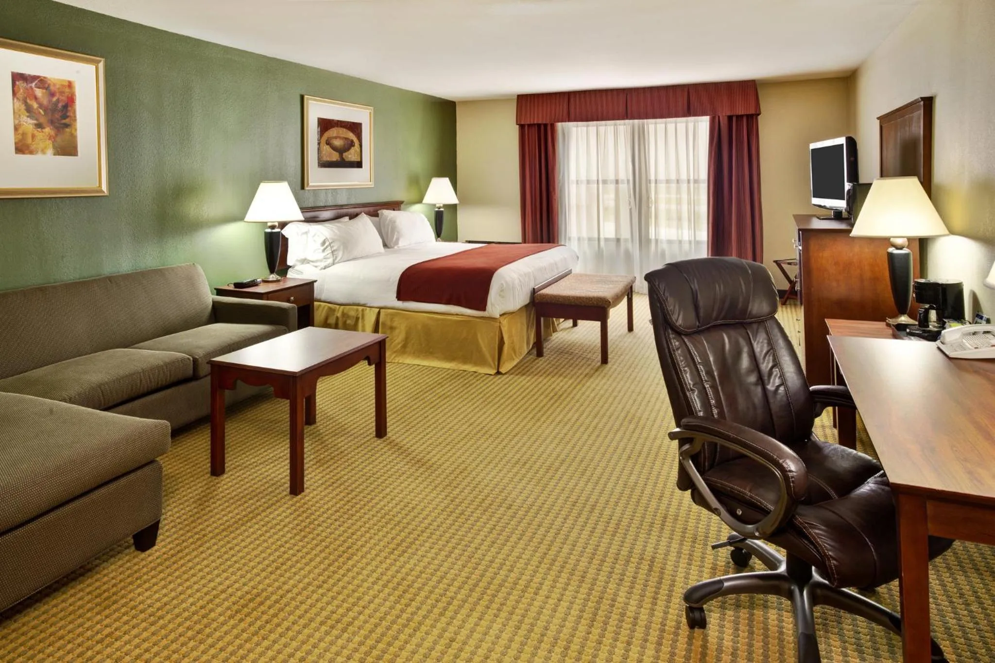 Photo of the whole room, Bed in Holiday Inn Express Breaux Bridge by IHG