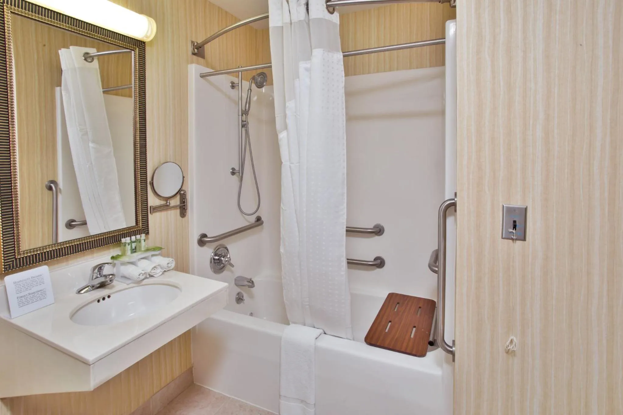 Bathroom in Holiday Inn Express Breaux Bridge by IHG