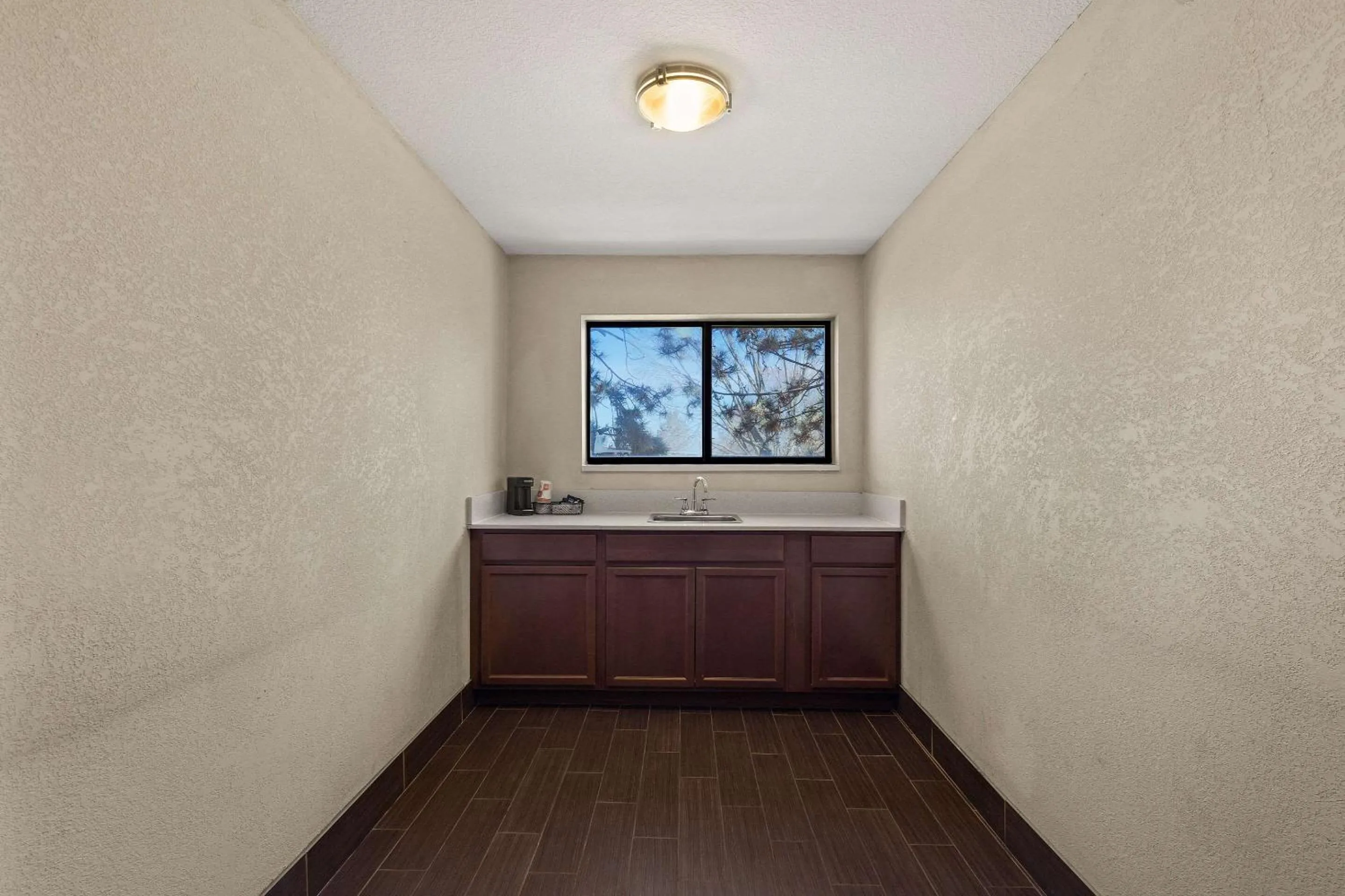 Bedroom in Comfort Inn Huntington Near University