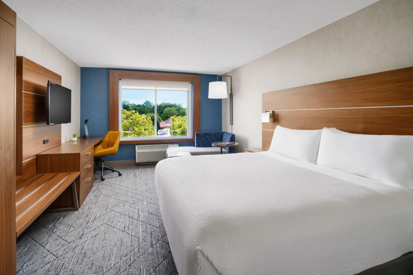 Photo of the whole room, Bed in Holiday Inn Express Irondequoit by IHG