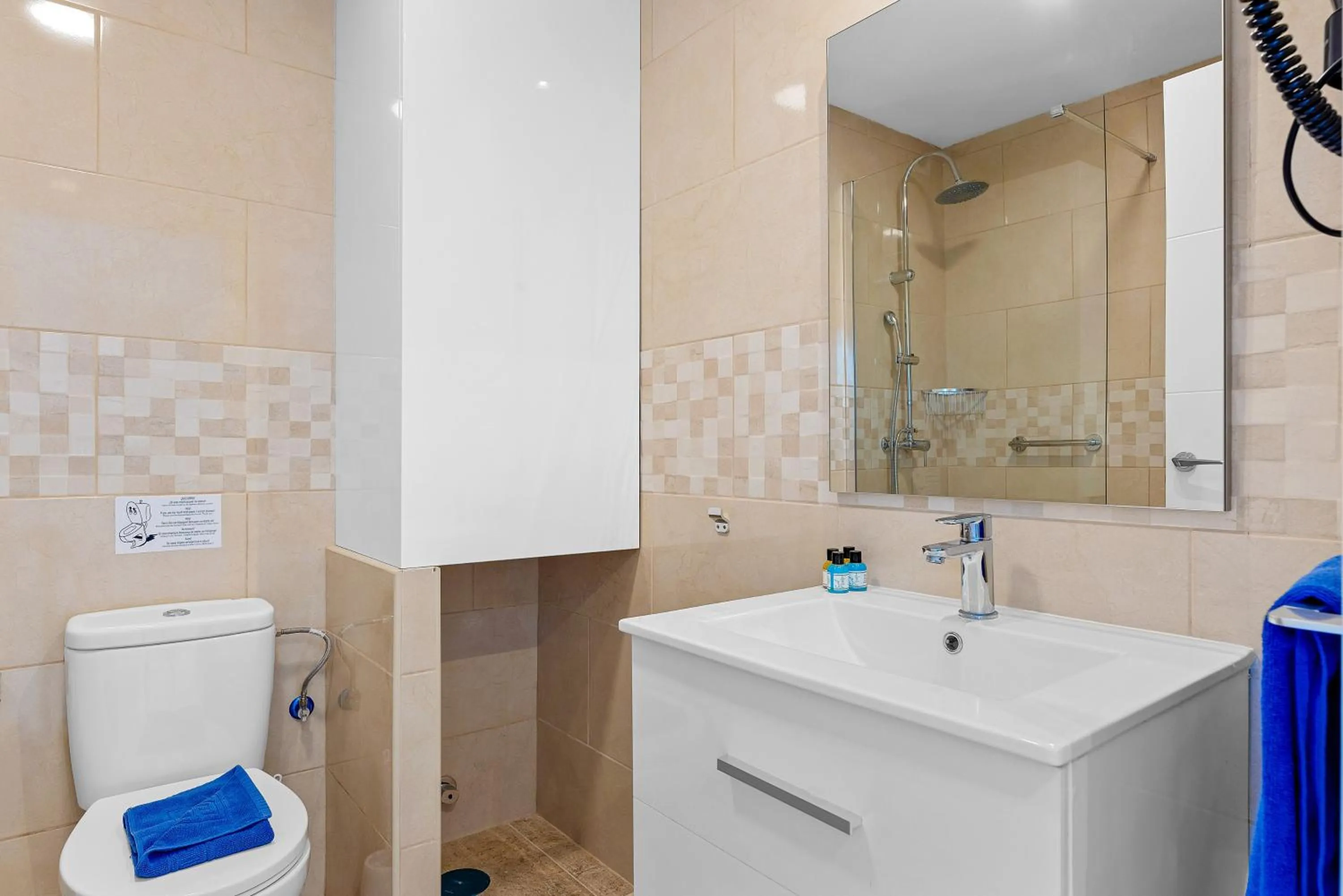 Shower in Ocean Vistas 24