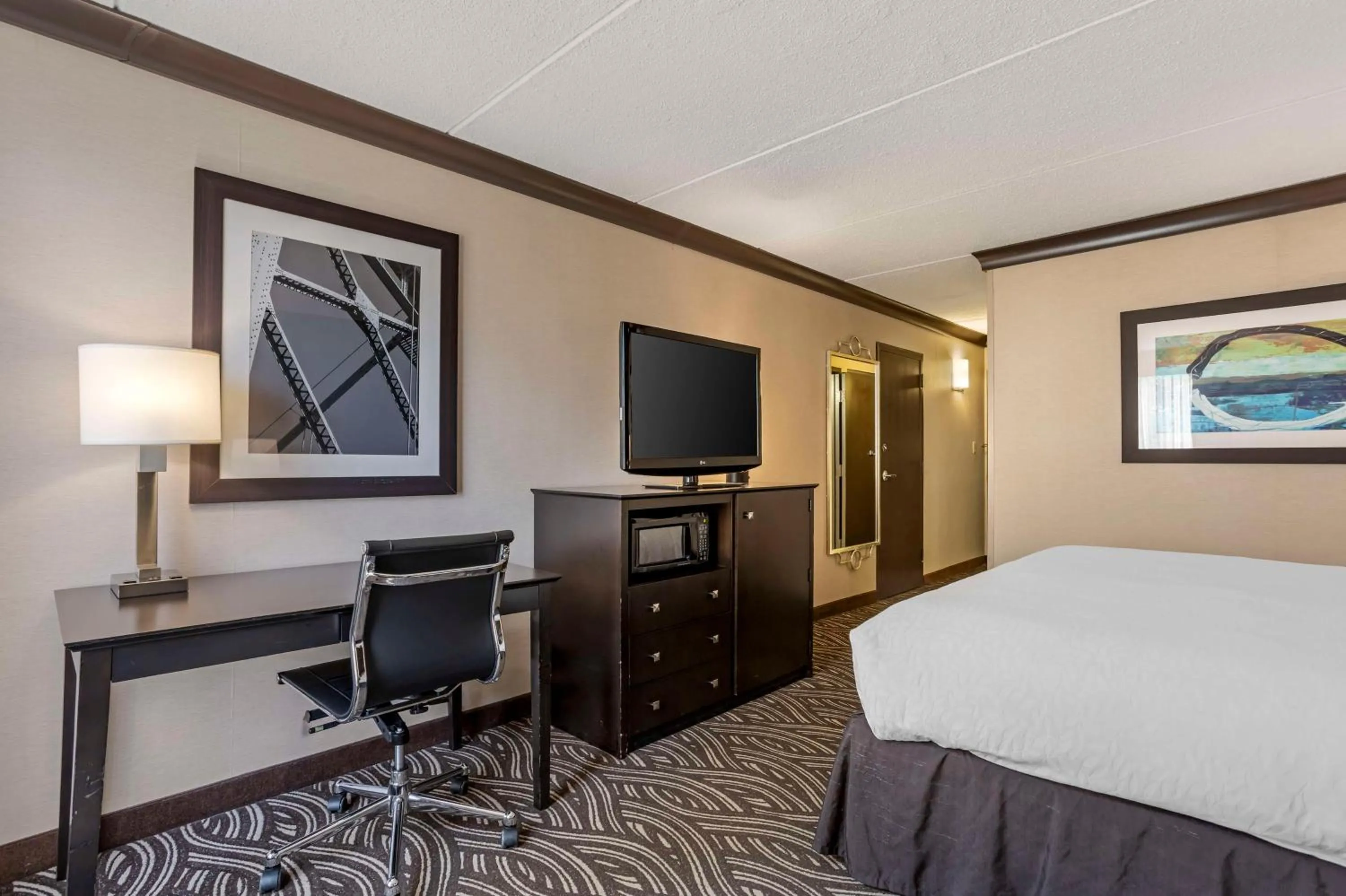 Bedroom, Bed in Best Western Plus Kingston Hotel and Conference Center